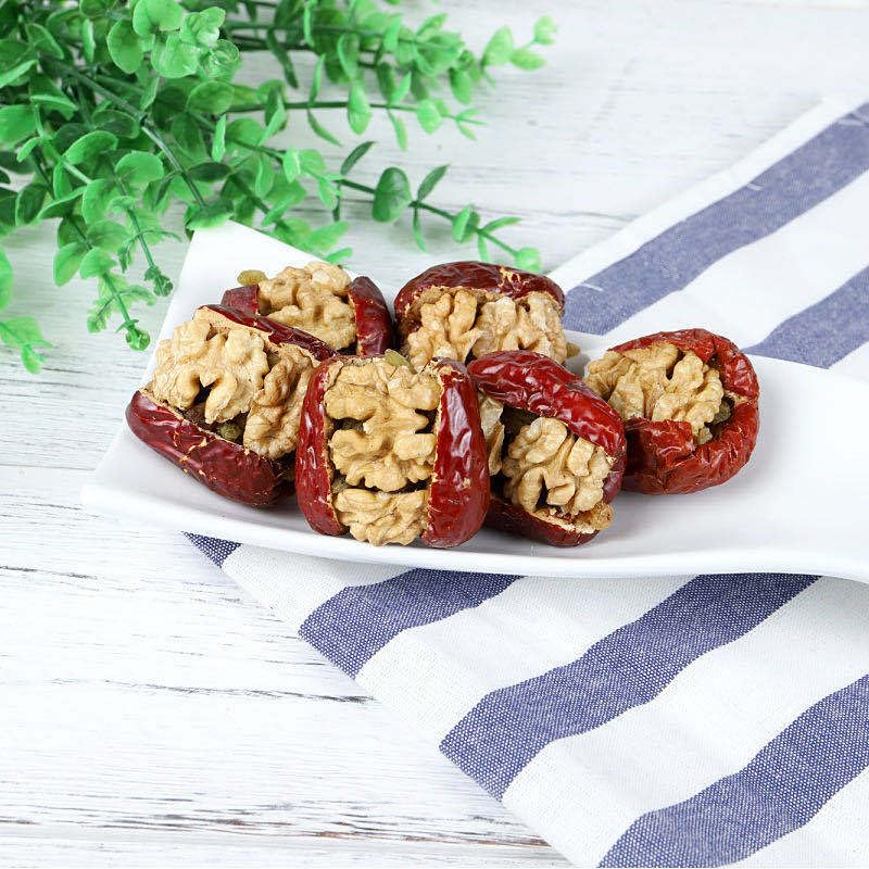 Premium Organic Red Jujube with Walnut Kernels - 500g Natural Dried Chinese Date Snacks for Energy Boost, Healthy Office Snacking & Gift Giving