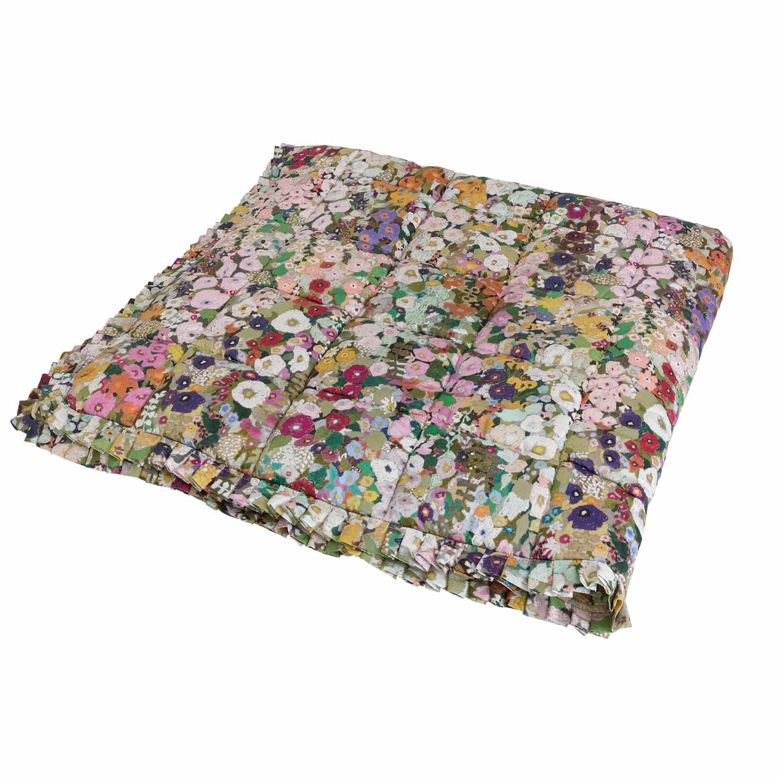 Hollyhocks Cotton Sateen Quilt - Lightweight Spring Bedding Set for Queen Size Bed - Perfect for Seasonal Home Decor & Guest Room Refresh