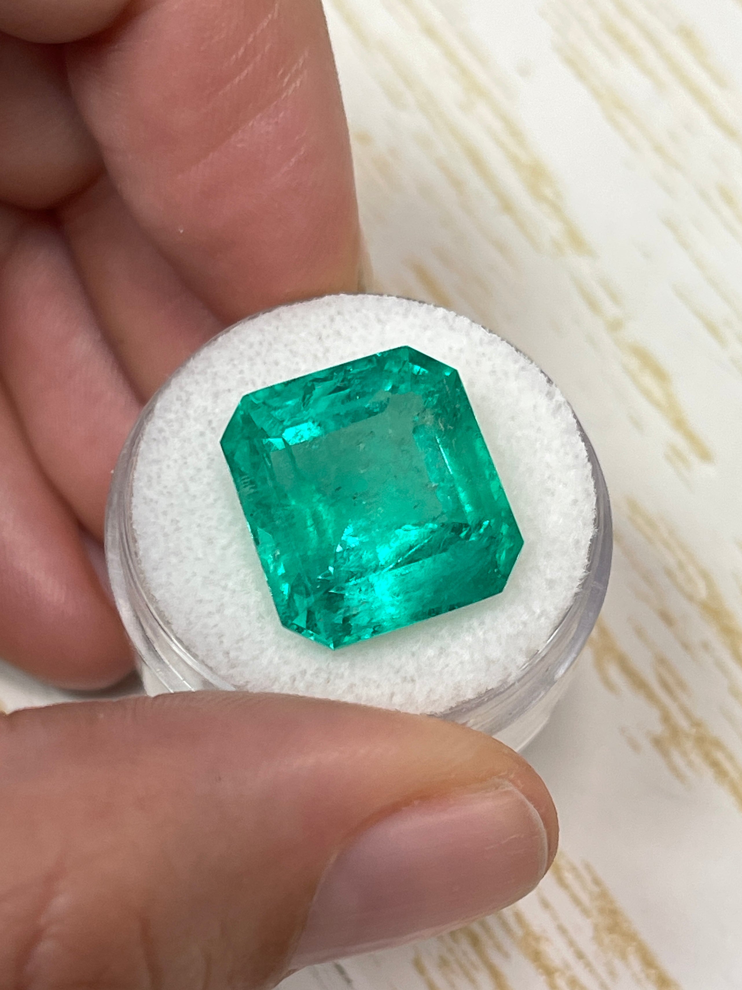 15.28 Carat GIA Certified Loose Colombian Emerald Gemstone - 15.5x14.5mm Emerald Cut Natural Green Emerald for Jewelry Making, Engagement Rings & Luxury Gifts