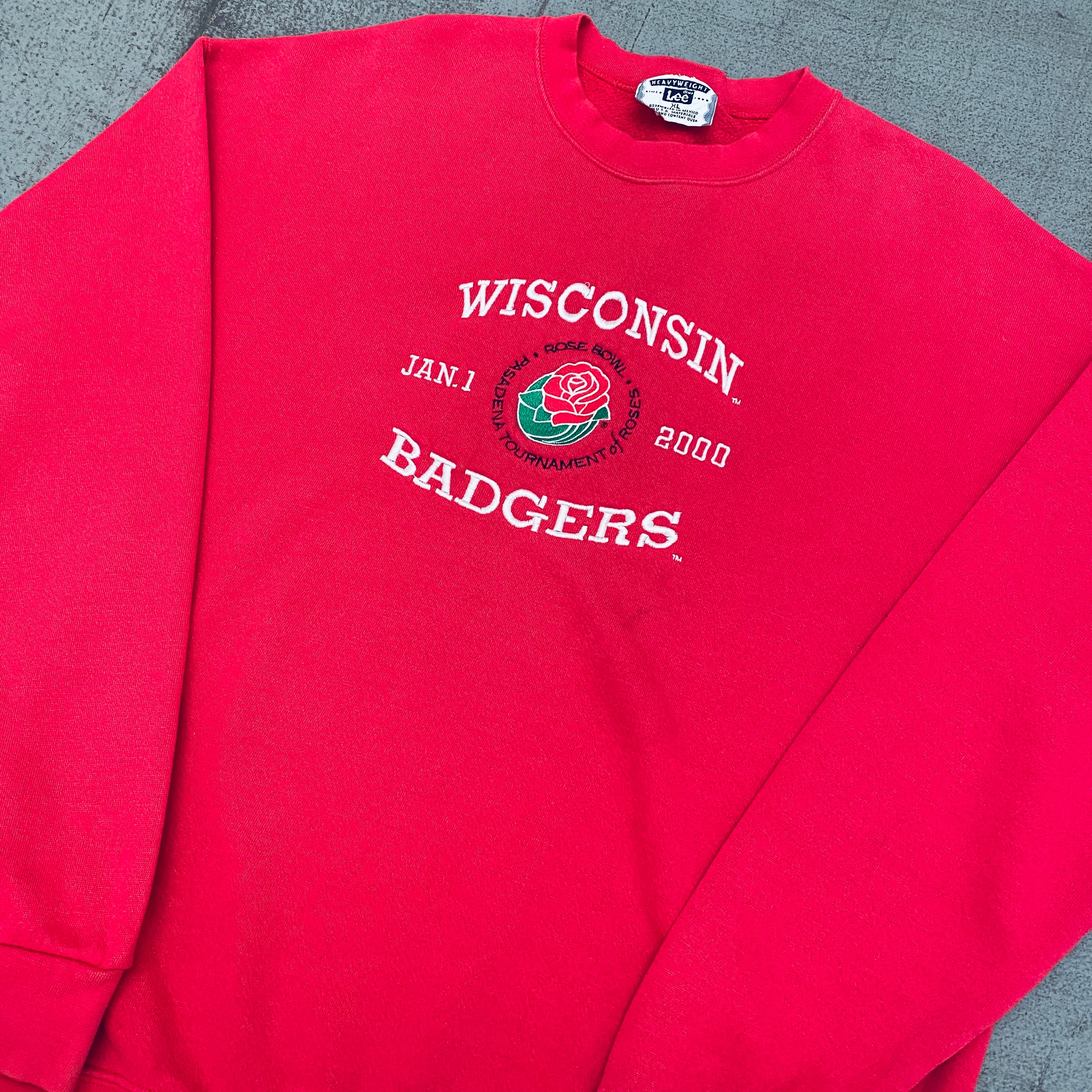 Wisconsin Badgers 2000 Embroidered Spellout Rose Bowl Sweatshirt XL - Vintage NCAA Football Fan Apparel for Game Day & College Spirit Wear