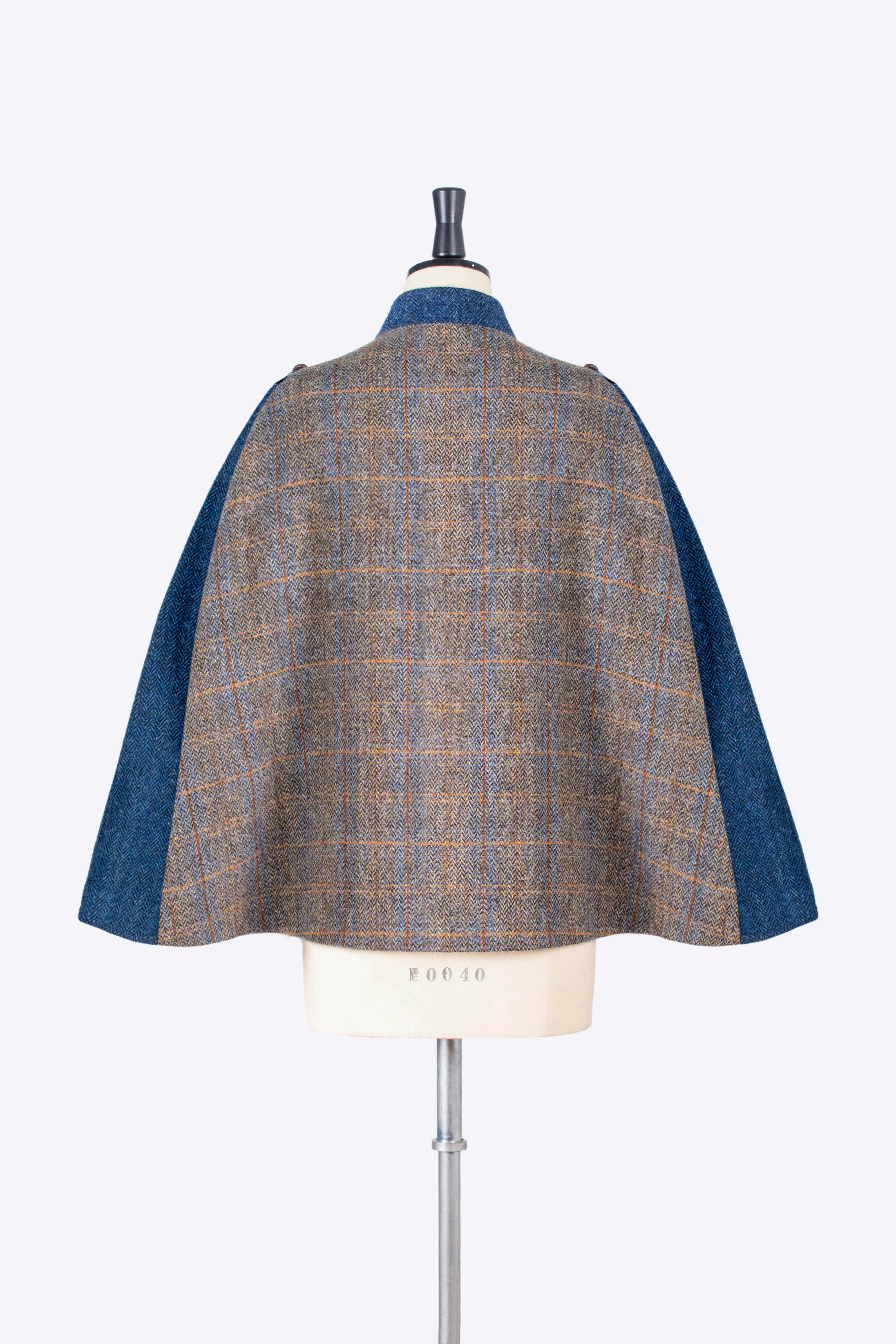 Stylish Short Cape for Women - Sage Green & Navy Blue - Perfect for Fall Fashion, Outdoor Events & Casual Wear