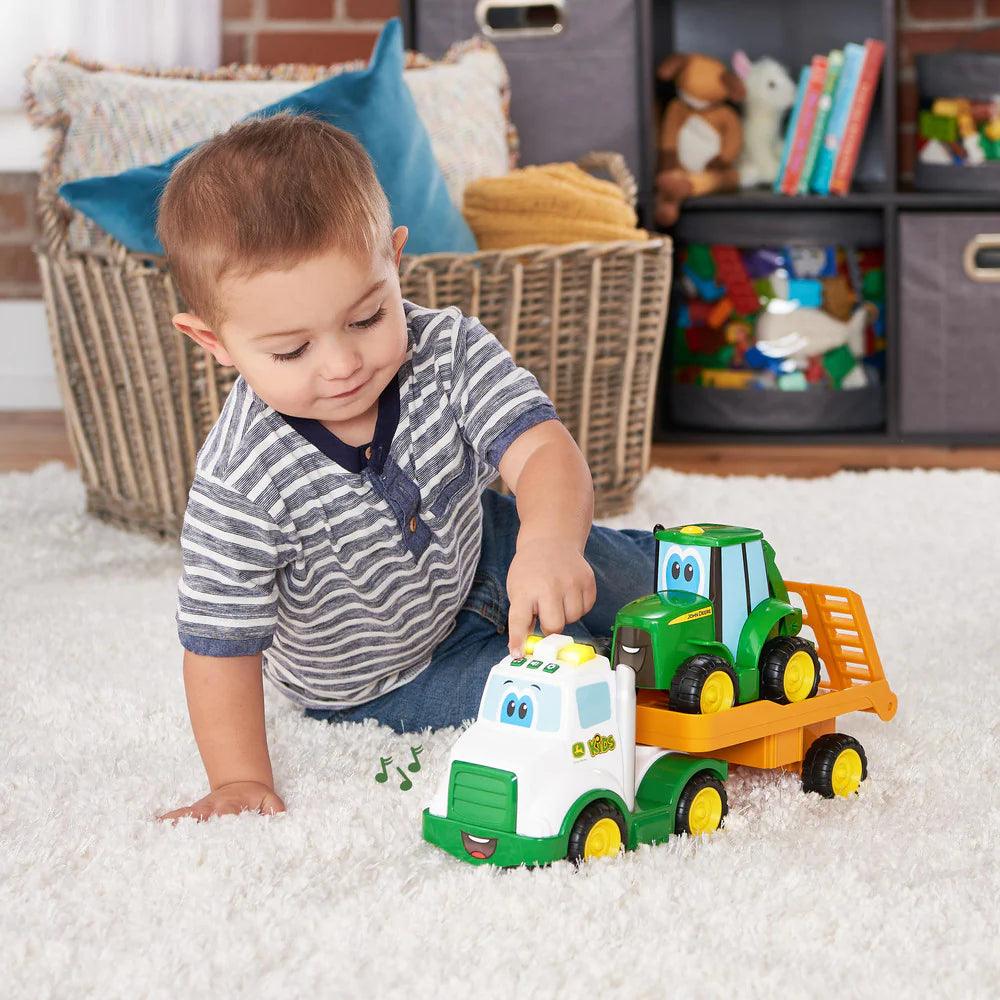 John Deere Farmin' Friends Toy Hauling Set - Tractor & Farm Animal Playset for Kids | Pretend Play, Educational Toys for Toddlers | Great for Indoor & Outdoor Farm-Themed Playtime