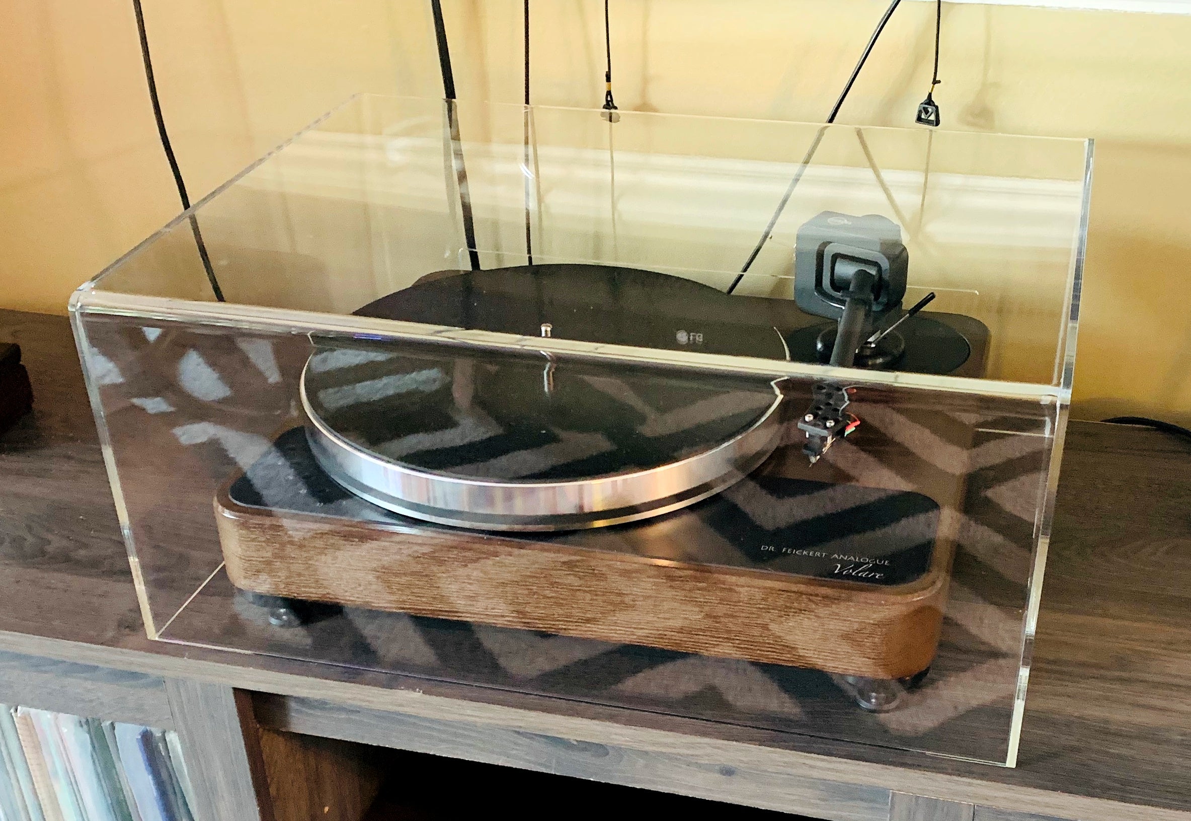 AudioShield Premium Turntable Dust Cover - Clear Vinyl Record Player Protector for LP, 33/78 RPM Turntables - Perfect for Home DJ Setup & Vinyl Collection Protection