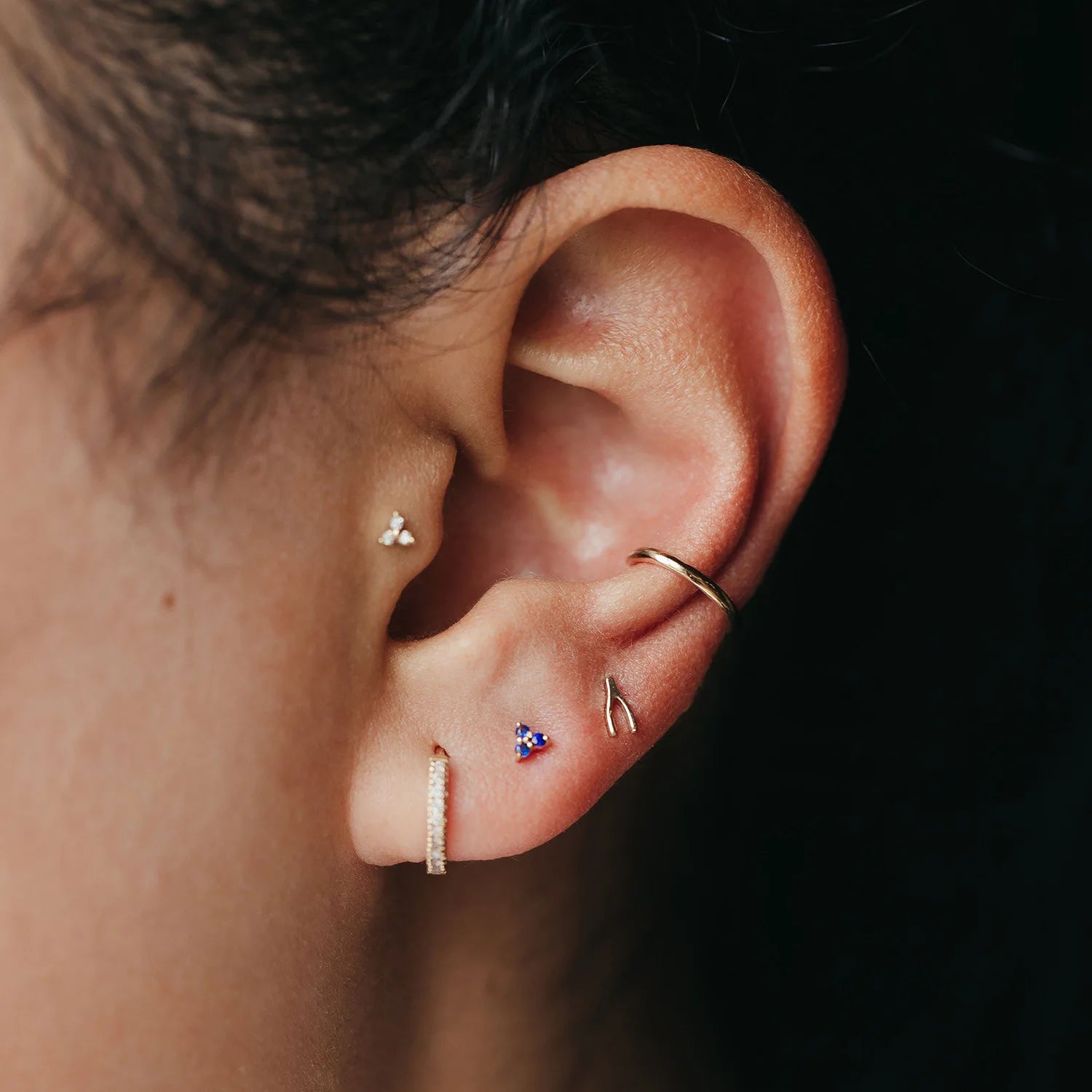 14K Yellow Gold Blue Sapphire Earrings for Women - Elegant Abacus Tripod Design, Perfect for Weddings, Parties & Special Occasions