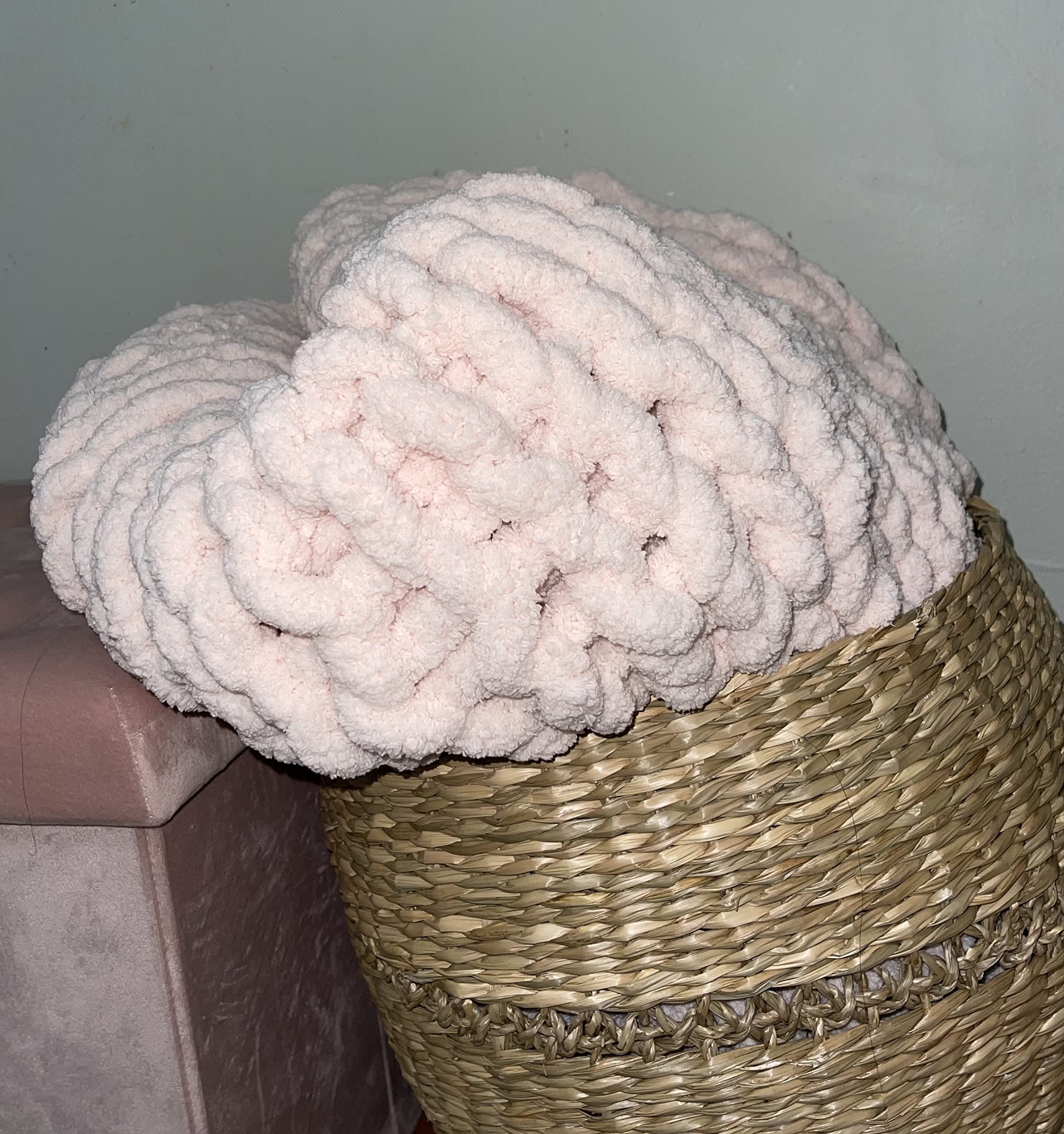 Super Soft Chunky Knit Blanket - Warm Cozy Throw Blanket for Couch & Bed - Luxurious Home Decor Gift (25x30 Inches, Soft Pink) | Perfect for Netflix Nights, Winter Snuggles & Gift Giving