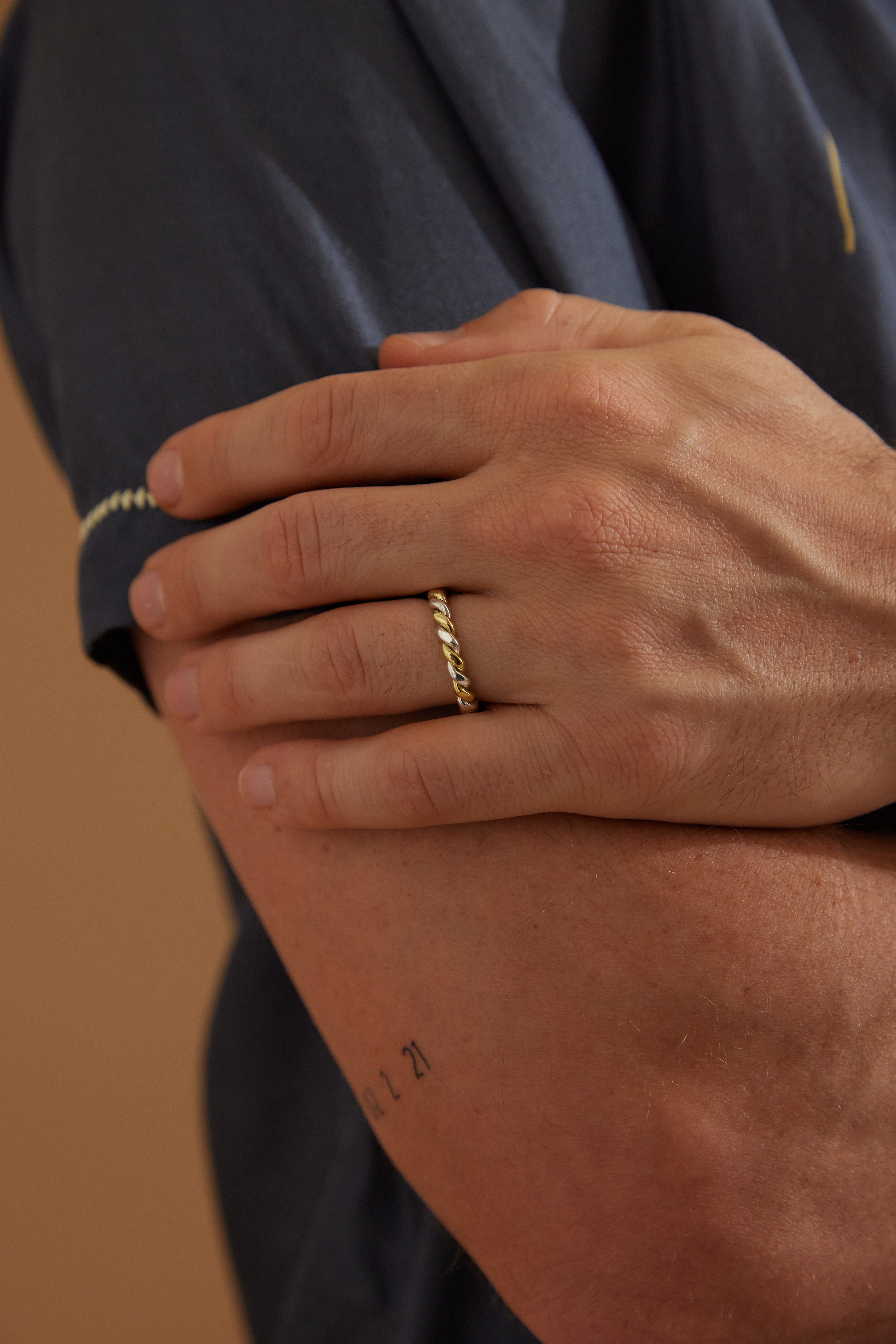 Stylish Mixed Metal Band Bracelet for Women - Perfect for Casual Wear, Office & Special Occasions