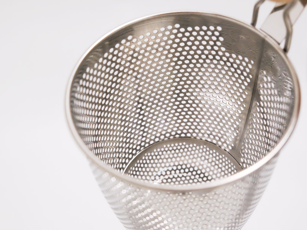 Sampo Sangyo Premium Noodle Strainer - High-Quality Pasta & Ramen Colander for Easy Draining - Perfect for Asian Cuisine, Italian Pasta & Home Cooking