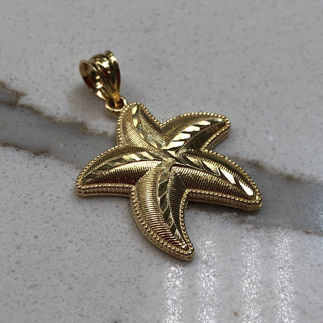 14K Yellow Gold Starfish Pendant Necklace - Elegant Beach Jewelry for Women, Perfect for Summer Vacations, Beach Weddings & Coastal Fashion Accessories