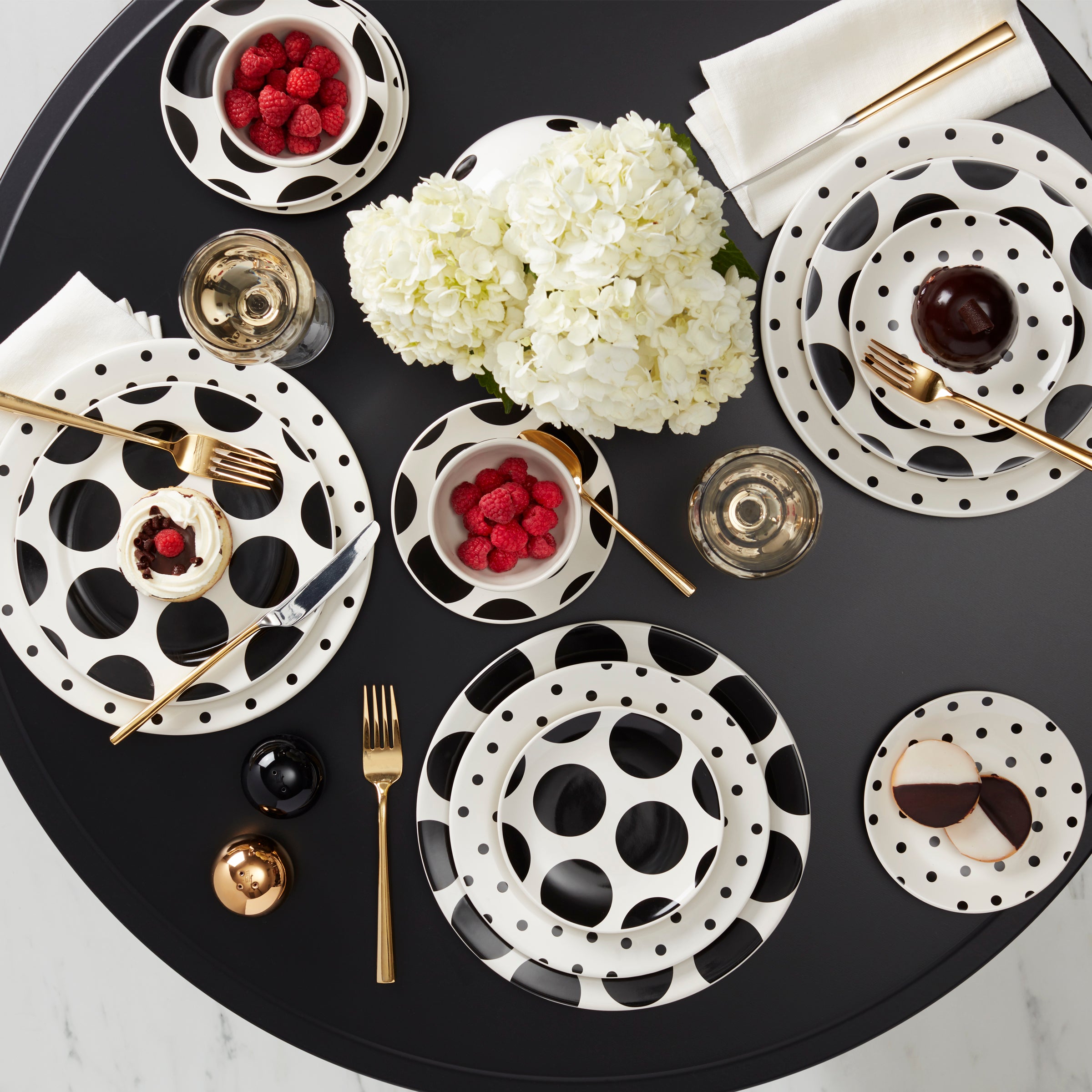 Premium On The Dot Assorted Dinner Plates Set of 4 - Stylish 10.5