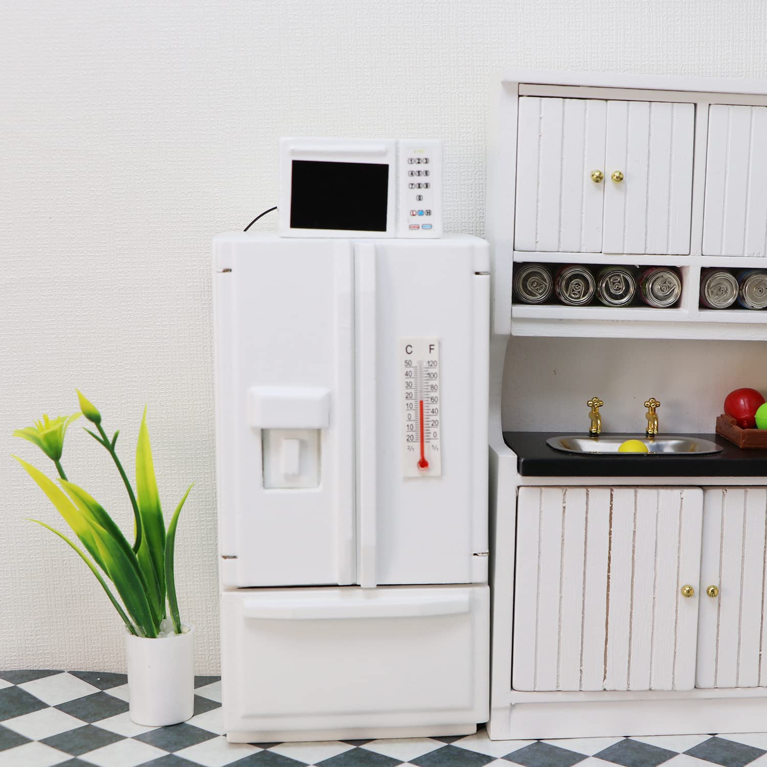 1:12 Scale Miniature Microwave Oven - High Simulation Dollhouse Kitchen Accessories, White & Black - Perfect for Dollhouse Decor, Miniature Kitchen Scenes, and Model House Displays