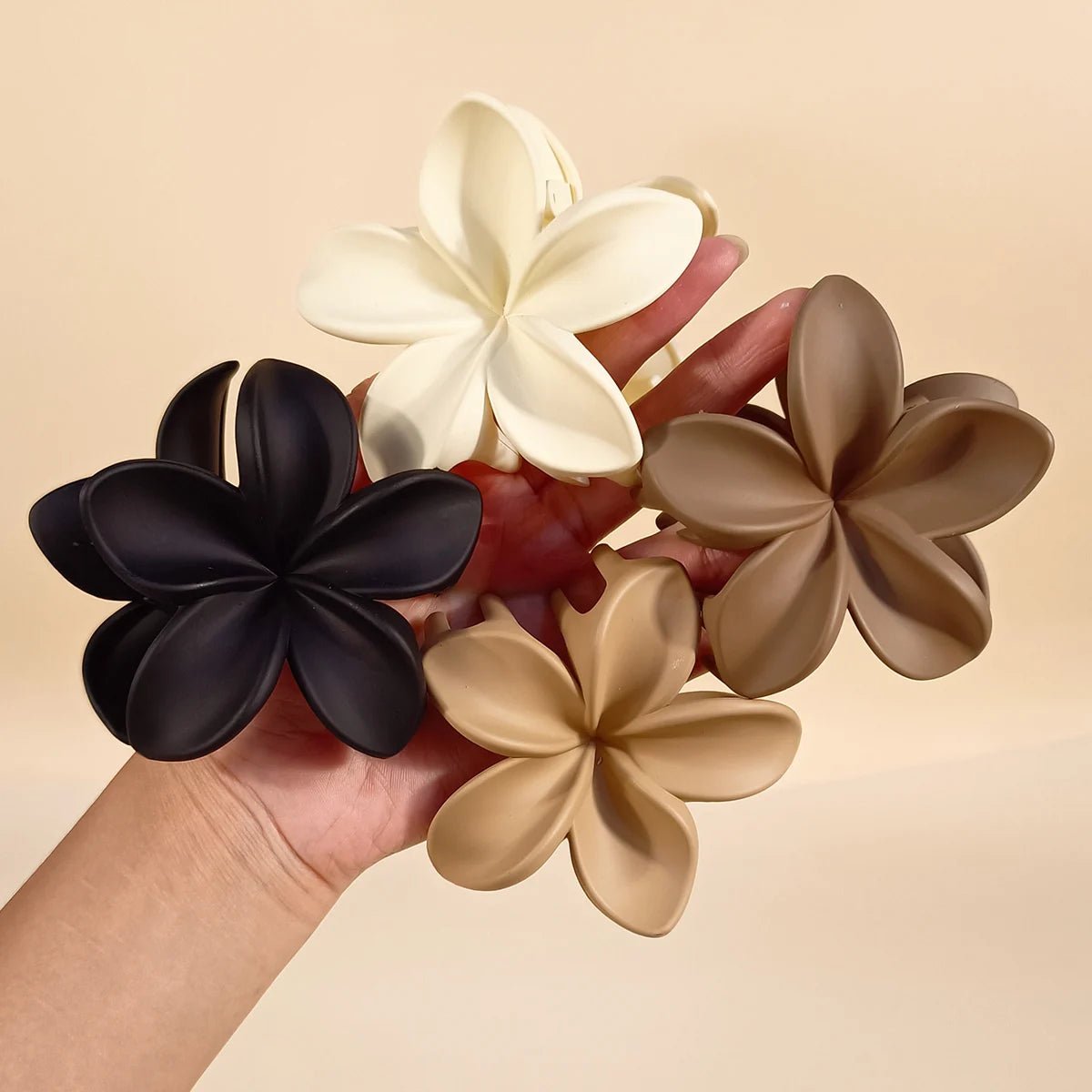 Tiare Flower Crab Claw Hair Clip - Elegant Winter Hair Accessory for Parties, Weddings & Special Occasions