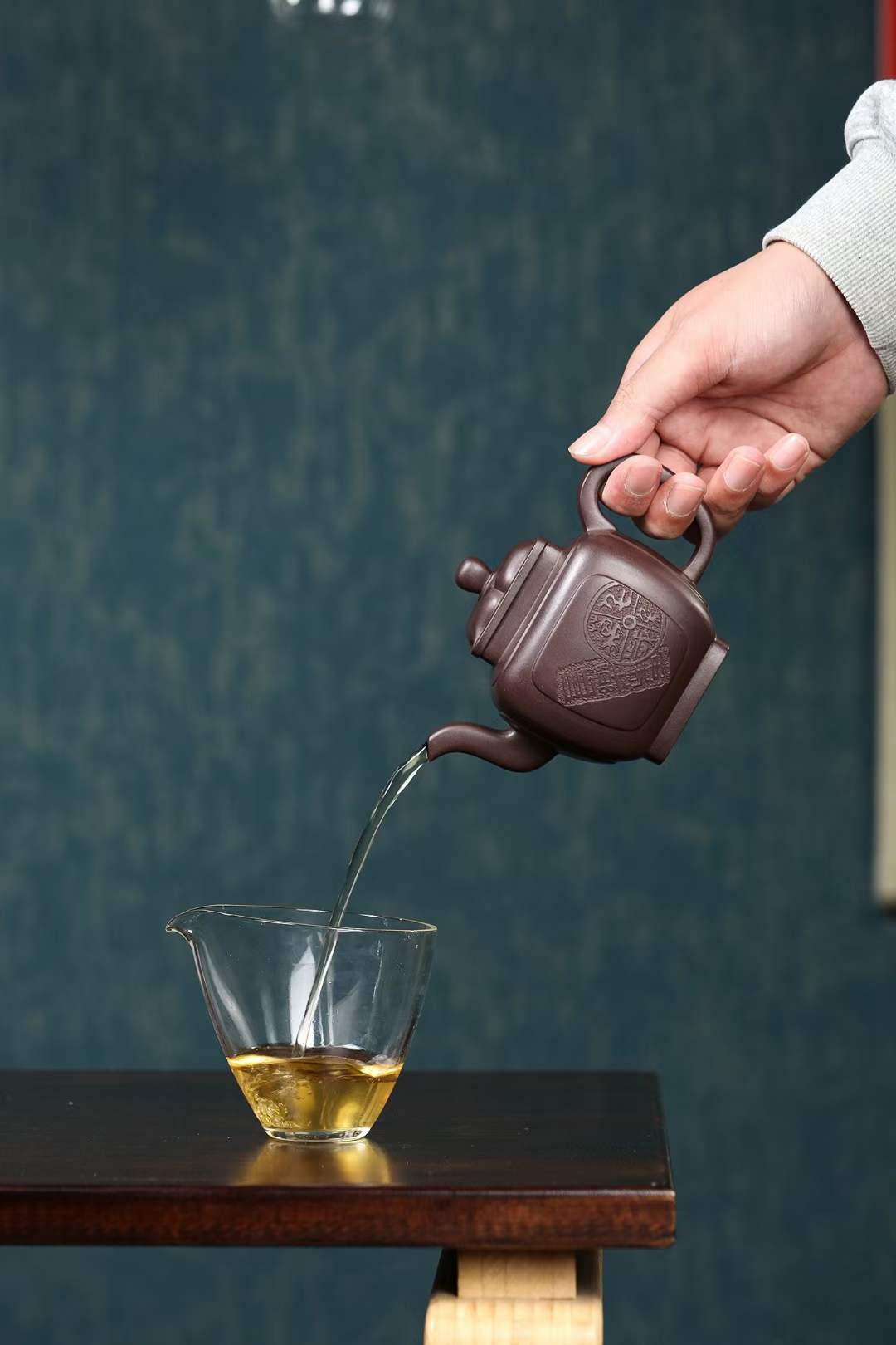 Handcrafted Yixing Zisha Teapot 'Si Fang Kui Ling' - Level 3 Artist Yang Fei (L3 2021) - Premium Lao Zi Ni Clay - Traditional Chinese Square Teapot for Gongfu Tea Ceremony & Tea Collection Display