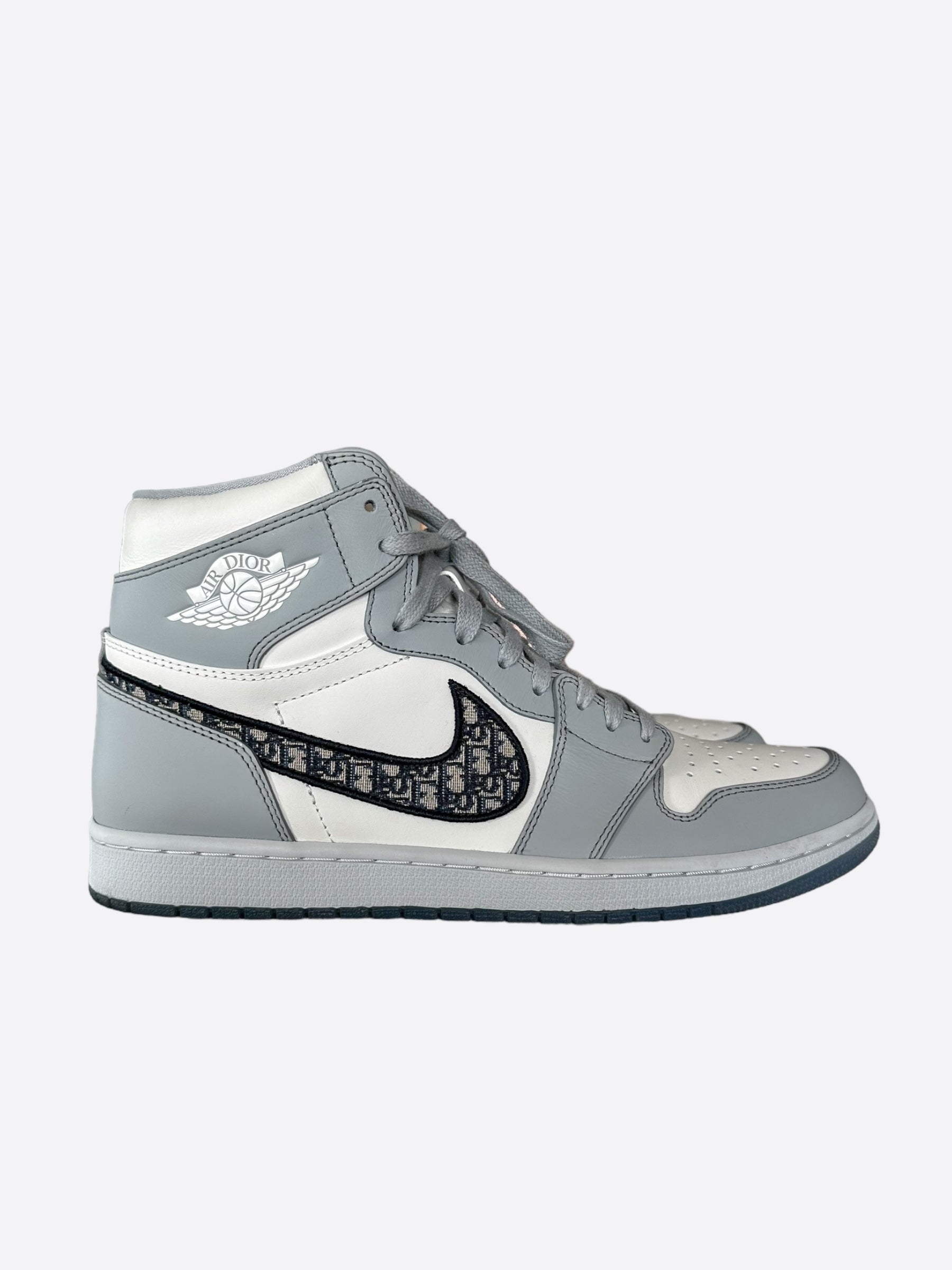 Dior Air Jordan Grey & White Oblique High Top Sneakers - Men's Luxury Basketball Shoes for Streetwear & Fashion - Perfect for Casual Outfits, Sneaker Collecting & Urban Style
