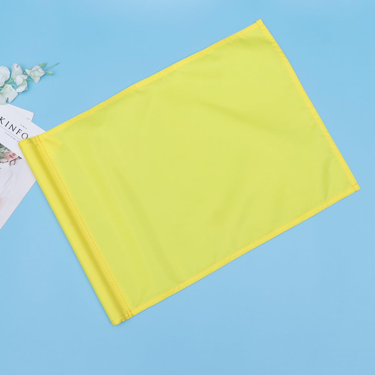 Yardwe 3-Piece Golf Training Flag Set - Durable Mini Practice Flags for Backyard & Driving Range | Includes Sturdy Plastic Pole Insert | Perfect for Golf Practice, Home Yard Decor & Sports Training