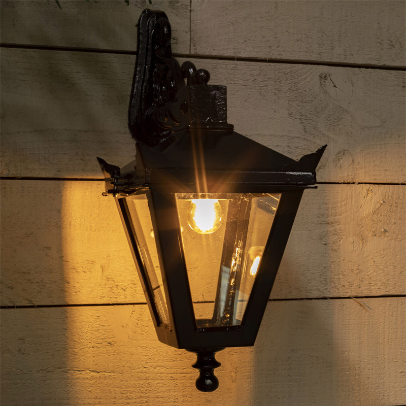 Alphington 1Lt Outdoor Wall Lamp - Cast Iron Black Finish - Weatherproof Exterior Light for Porch, Patio & Garden - Perfect for Home & Commercial Outdoor Lighting