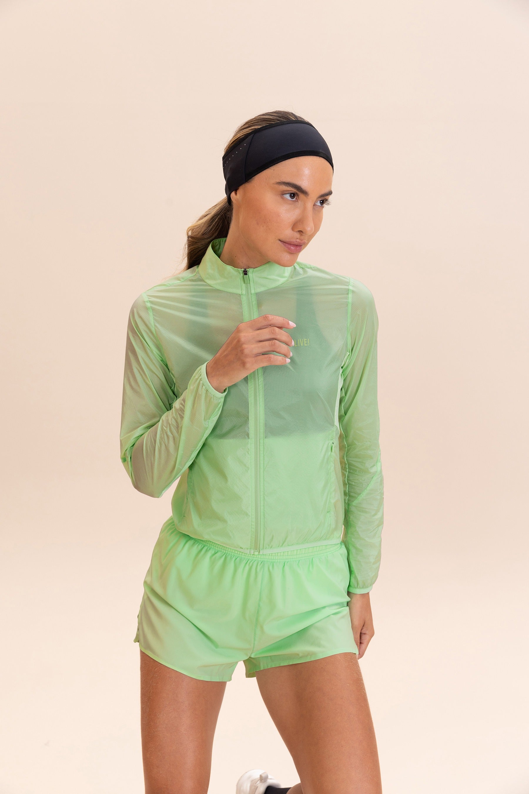Lightweight Wispy Windbreaker Jacket for Women & Men - Waterproof & Breathable Outdoor Jacket - Perfect for Hiking, Running, and Travel