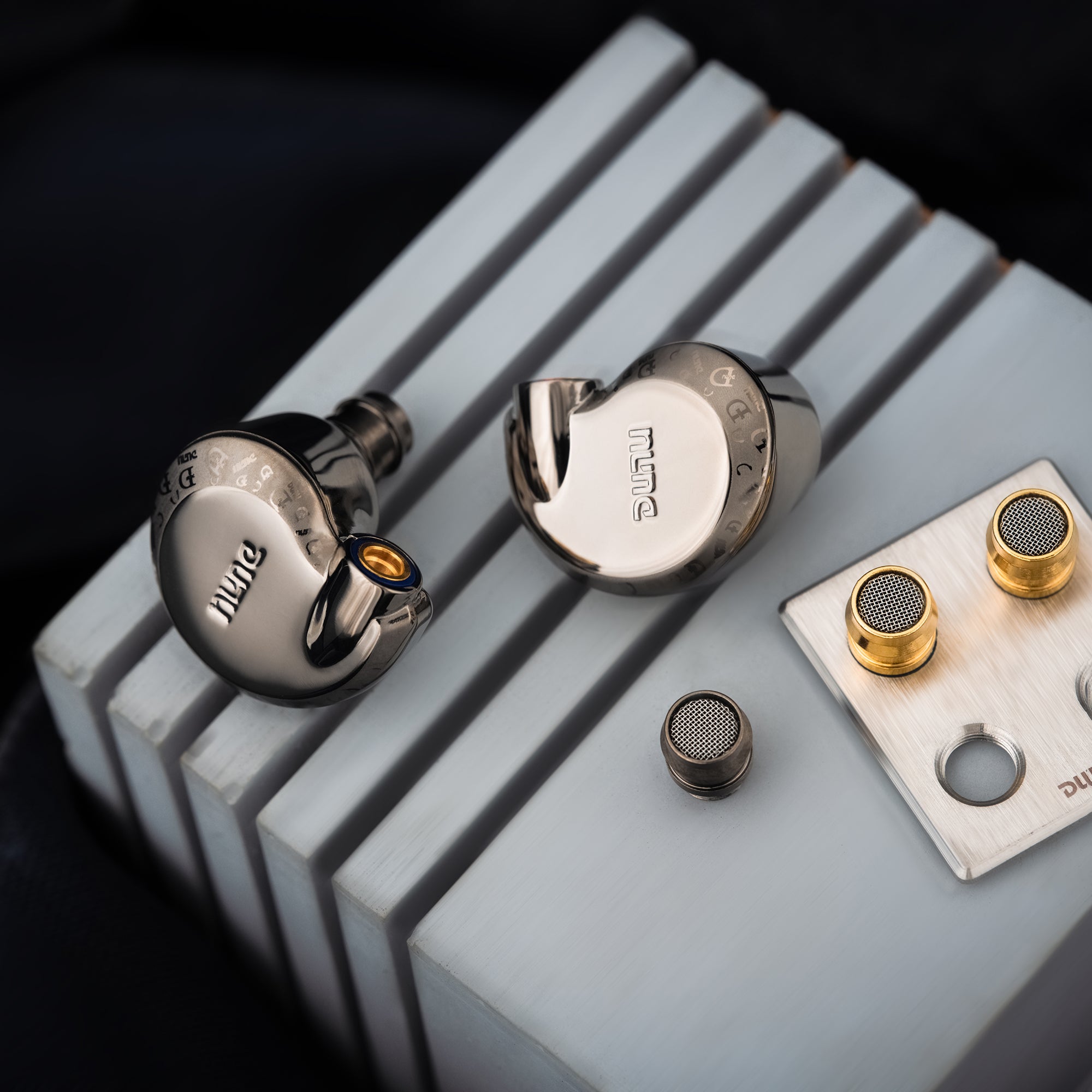 DUNU Falcon Ultra Dynamic In-Ear Earphones - High Fidelity Sound, Noise Isolation for Audiophiles & Musicians - Perfect for Studio Recording, Gaming & Travel