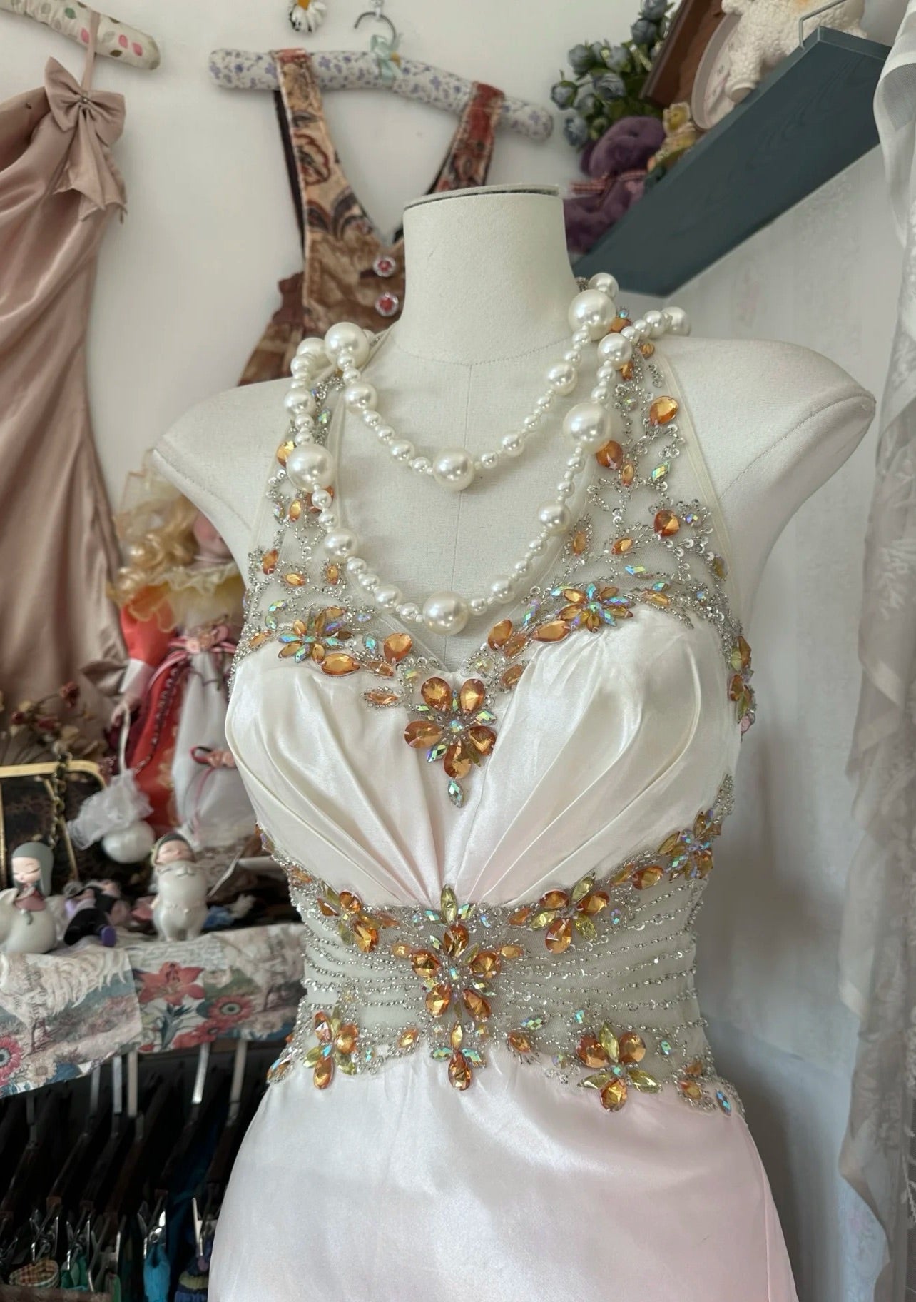 Elegant A-Line Gradient Pink Prom Dress with Beaded Satin & Vintage Slit - Perfect for Homecoming, Evening Gala & Formal Events (Style J6626)
