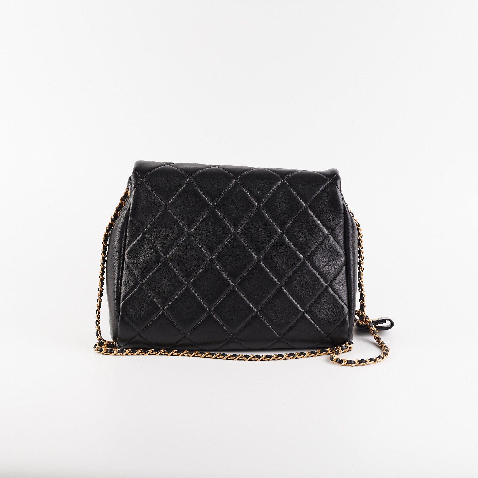 Chanel Classic Flap Bag Black Leather Shoulder Bag for Women | Luxury Designer Handbag for Evening Parties, Date Nights & Special Occasions