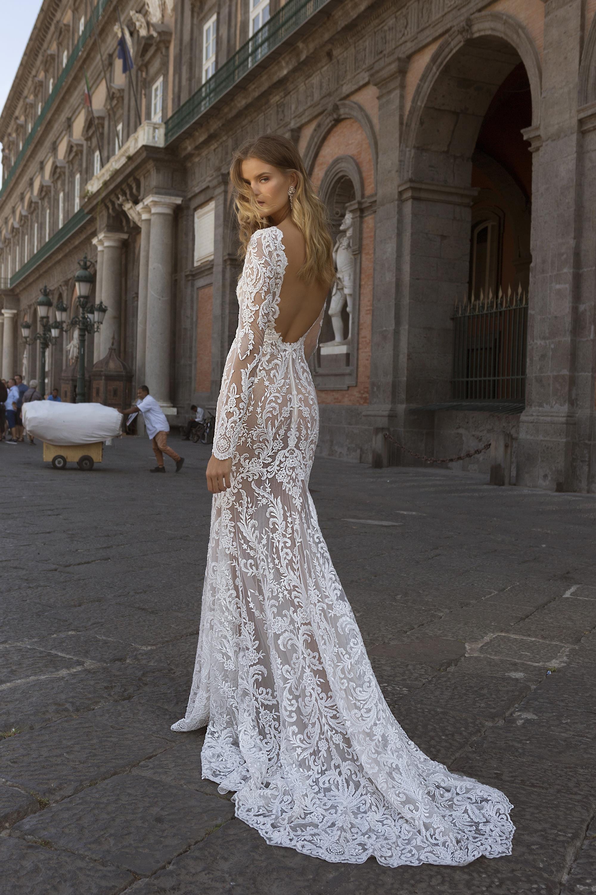 Berta 20 117 Women's Dress Size 8 - Elegant Evening Gown for Prom, Wedding & Special Occasions