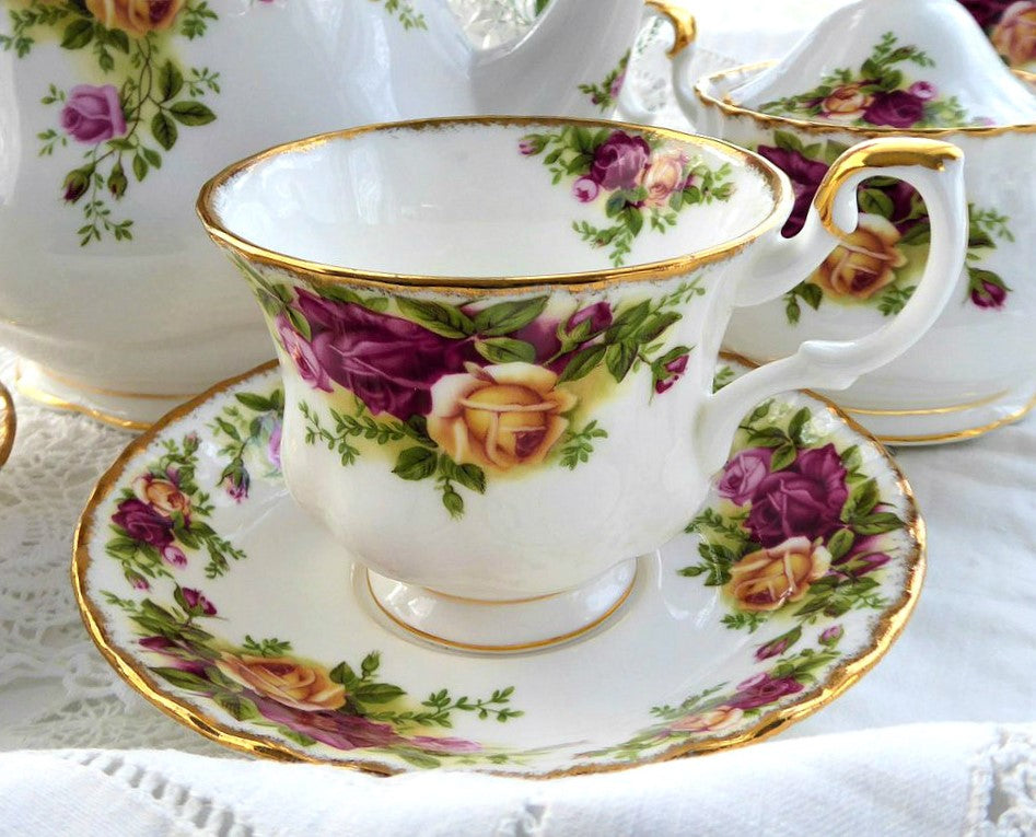 Vintage Royal Albert Old Country Roses Cup and Saucer Set - English Made (1974-1992) - Perfect for Afternoon Tea, Collecting, and Elegant Home Decor
