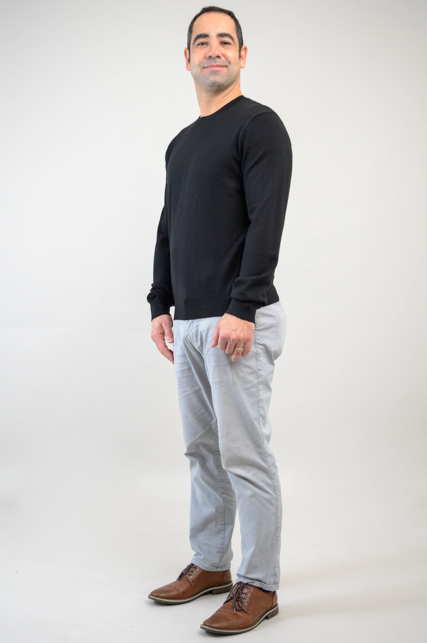 Premium Fraser Sweater for Men & Women - 100% Merino Wool, Soft & Warm Winter Pullover in Black - Perfect for Office, Travel & Outdoor Activities