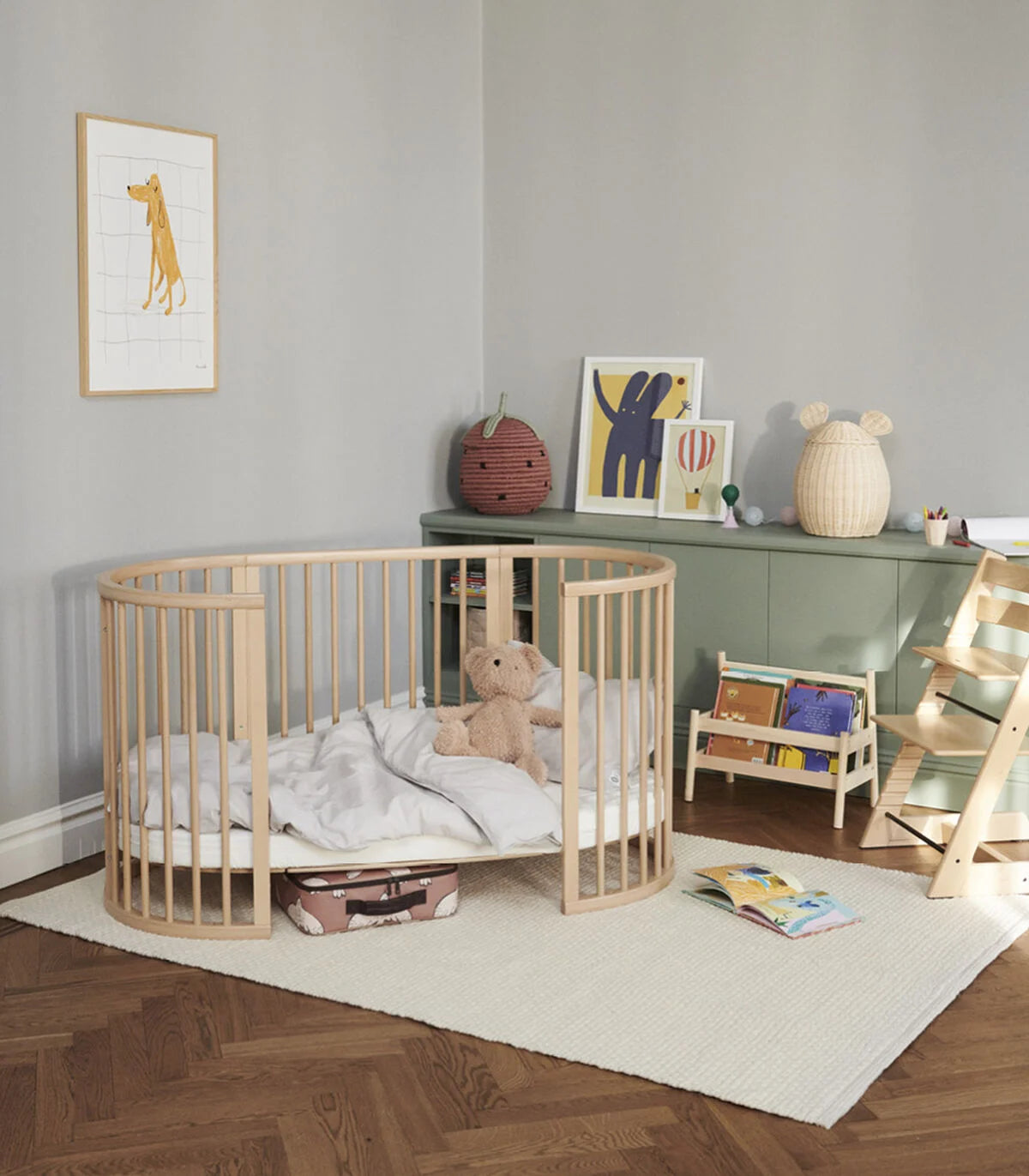 Stokke Sleepi V3 Convertible Crib & Toddler Bed - Modern Nursery Furniture for Newborn to Kids | Perfect for Baby's First Bedroom & Daycare Centers