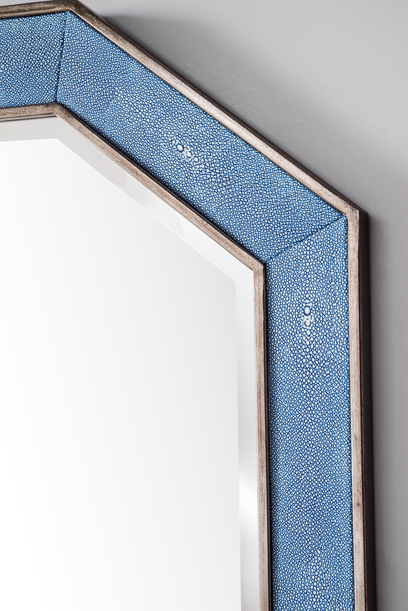 Tangent 30 Mirror in Silver with Delft Blue Design - Elegant Wall Decor for Living Room, Bedroom, or Entryway