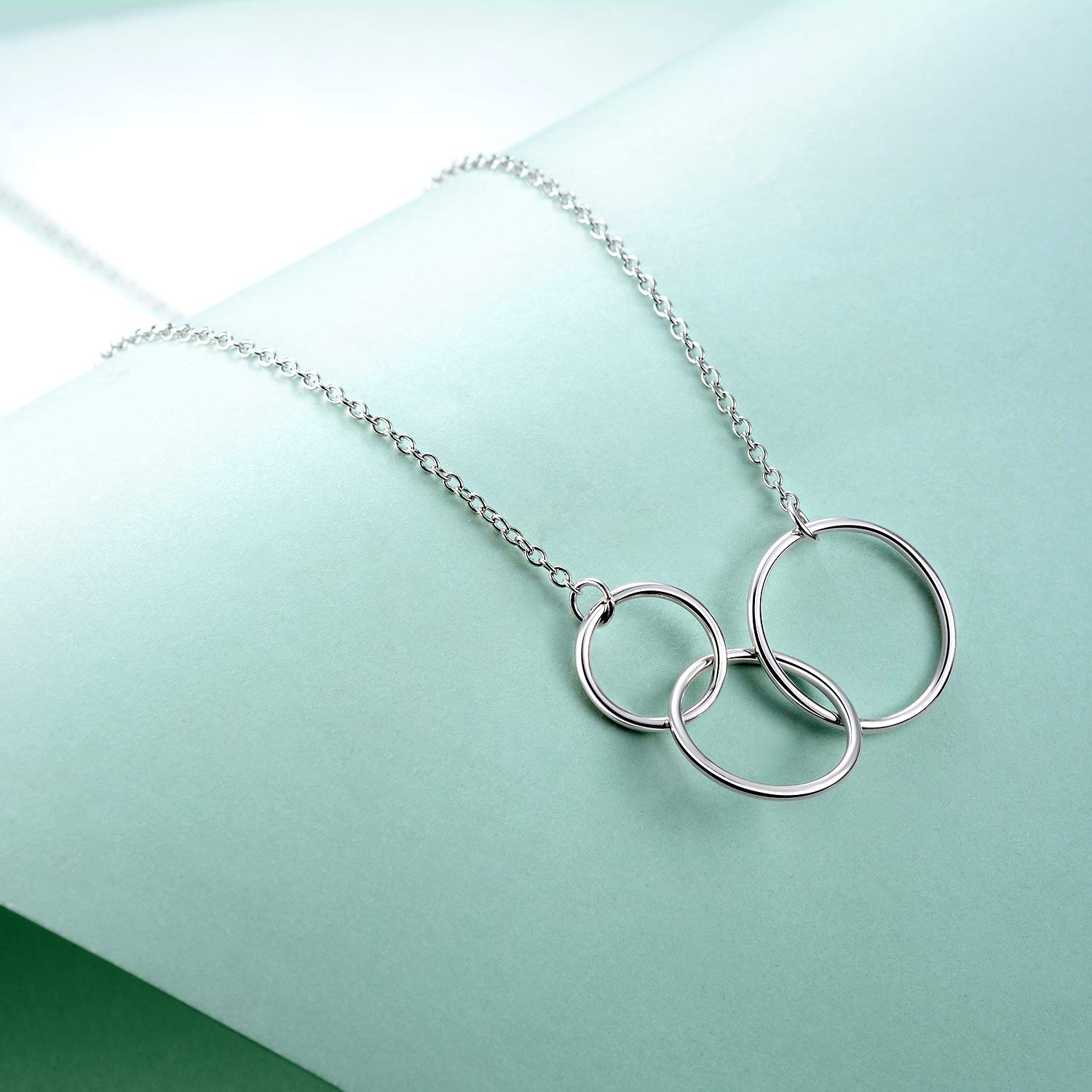 SOULMEET Sterling Silver Sisters Forever Necklace - Meaningful Jewelry Gift for Sister, Best Friend & Loved Ones | Christmas, Birthday, Anniversary Present | Perfect for Family Reunions, Graduation & Special Occasions