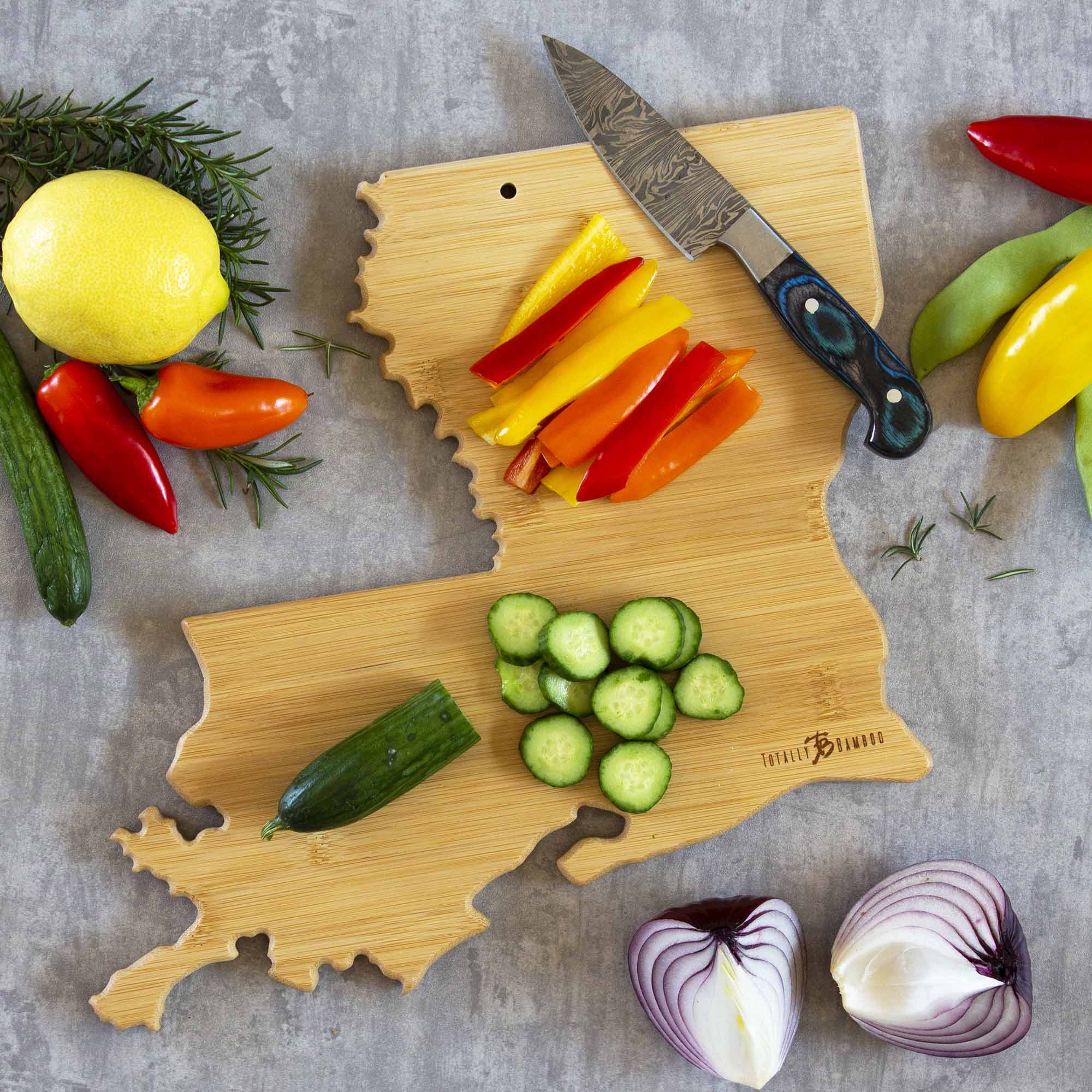 Louisiana Themed Wooden Cutting Board with Fish Kiss™ Artwork - Durable Kitchen Chopping Board for Meat, Vegetables & Fruits - Perfect for Home Cooking, BBQ & Gift Giving