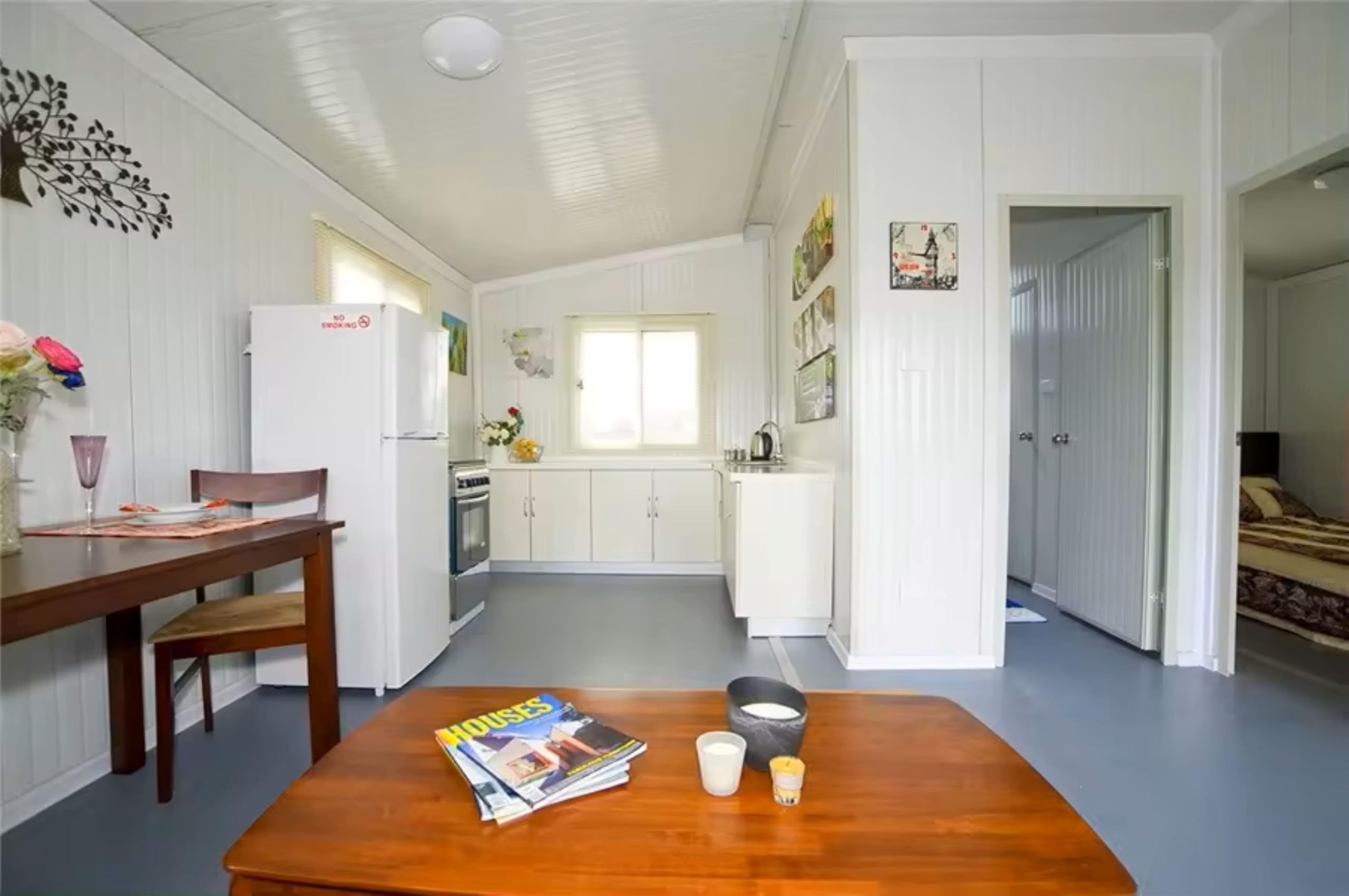 Expandable Prefab Tiny House - 40FT Portable Container Home with 1 Bathroom, 1 Kitchen & Spacious Hall | Foldable Modular Living Space for Small Families & Guest Houses | Perfect for Backyard Offices, Vacation Homes & Tiny House Living
