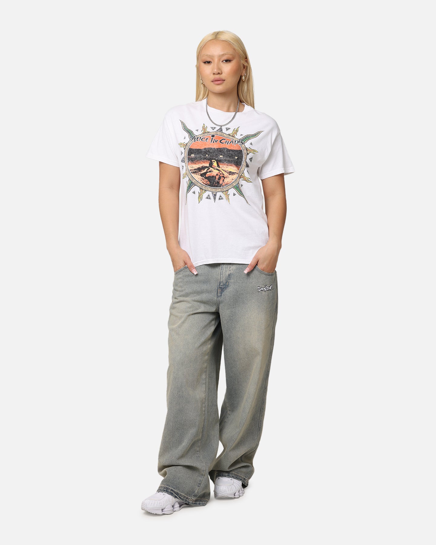 Alice In Chains Flames Vintage T-Shirt - White Retro Band Tee for Concerts & 90s Grunge Fashion