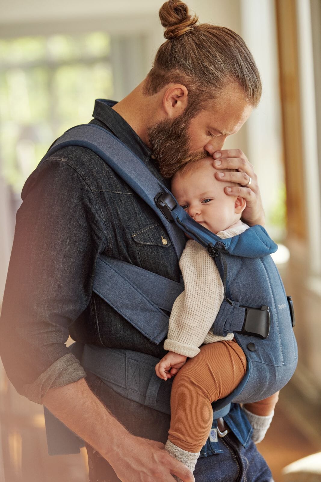 BabyBjorn Baby Carrier One - Soft Cotton Blend for Newborns & Infants - Ergonomic, Hands-Free Baby Wearing for Parents - Perfect for Walks, Shopping & Outdoor Adventures