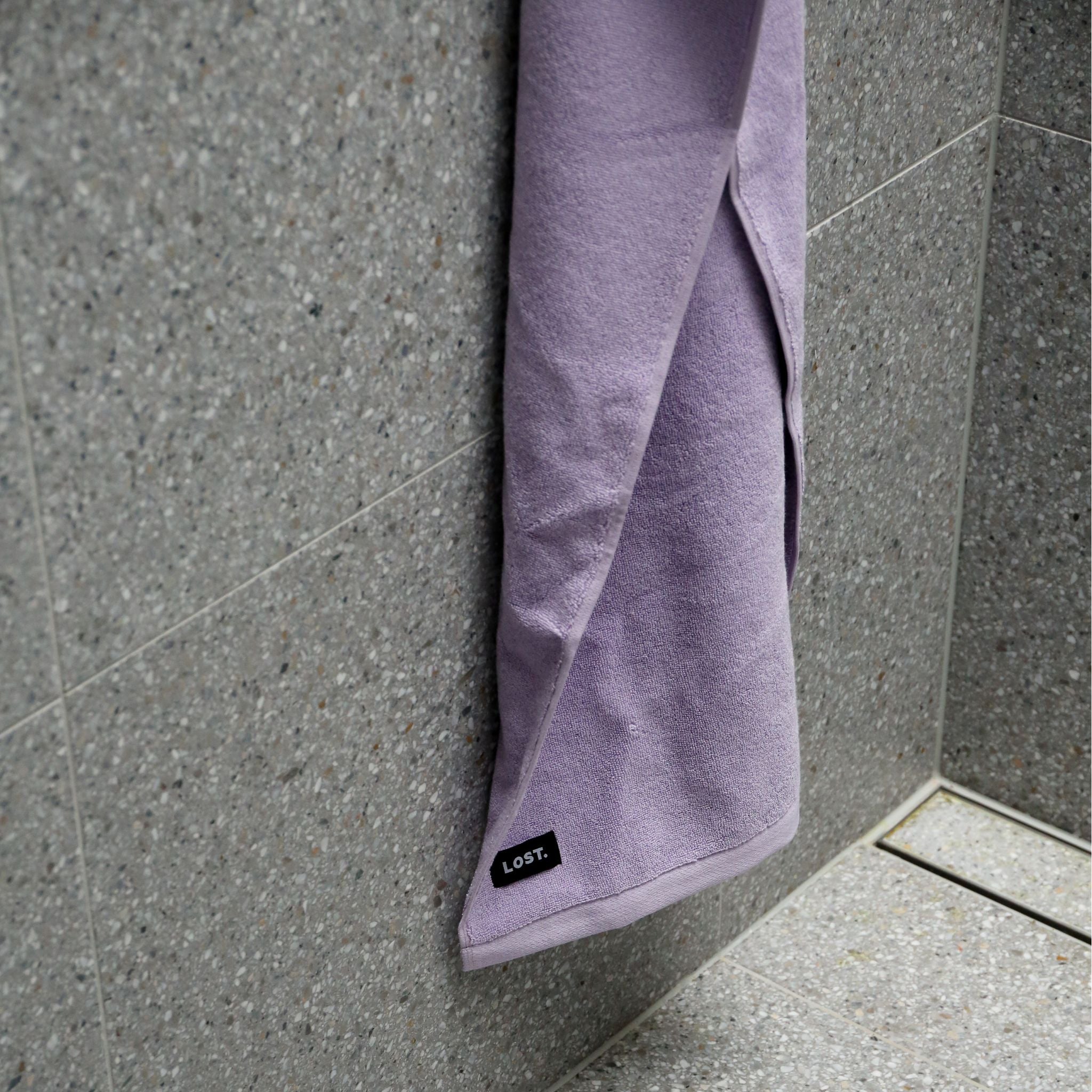 Premium LOST TOWELS Bath Towel - 70x140cm (27x55 inches) Soft Absorbent Lilac Bath Sheet - Perfect for Spa, Beach, Gym & Luxury Home Bathroom