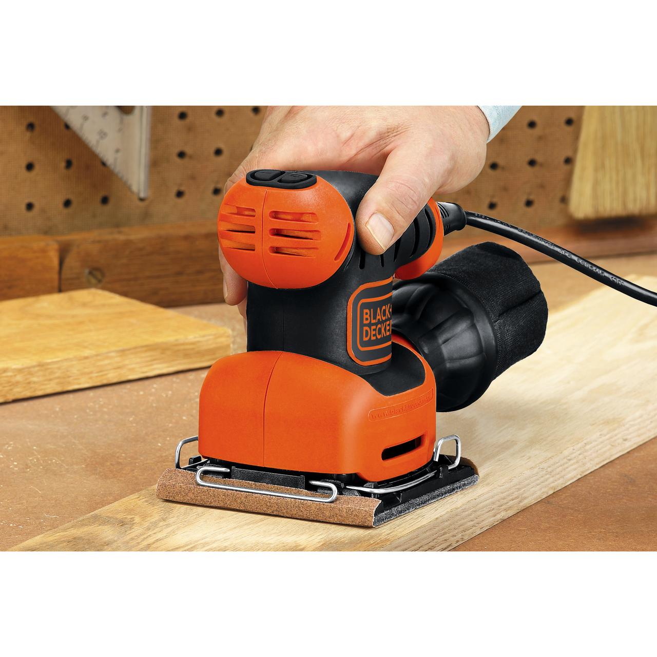 BLACK + DECKER FS540 1/4 Sheet Sander - Compact & Powerful Palm Sander for Woodworking, DIY Projects & Home Renovation - Ideal for Sanding Furniture, Floors & Smoothing Surfaces