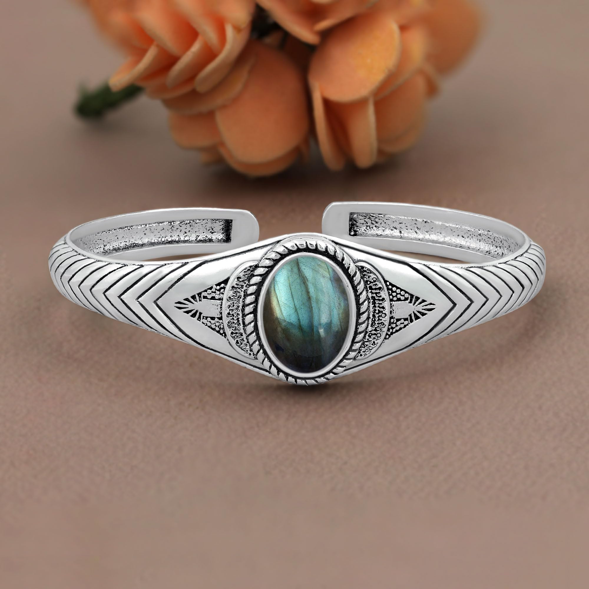 Sterling Silver Plated Cuff Bracelets for Women & Men - Lightweight Trendy Open Bangle Bracelet - Perfect Gift for Her, Him, Birthday, Anniversary - Ideal for Casual Wear, Parties & Special Occasions