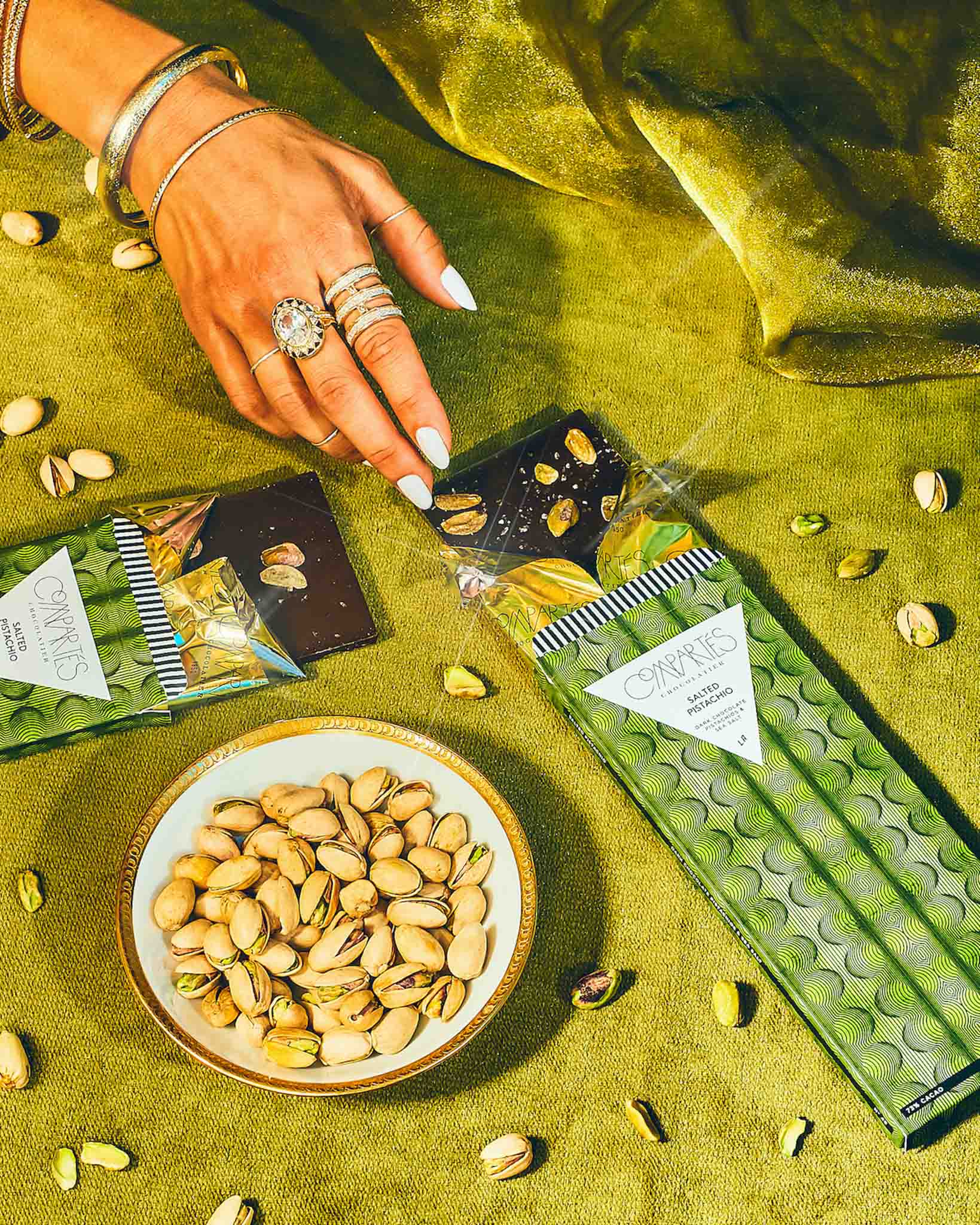 Premium Salted Pistachio Dark Chocolate Bar - Rich & Crunchy Snack for Gifts, Parties & Healthy Desserts