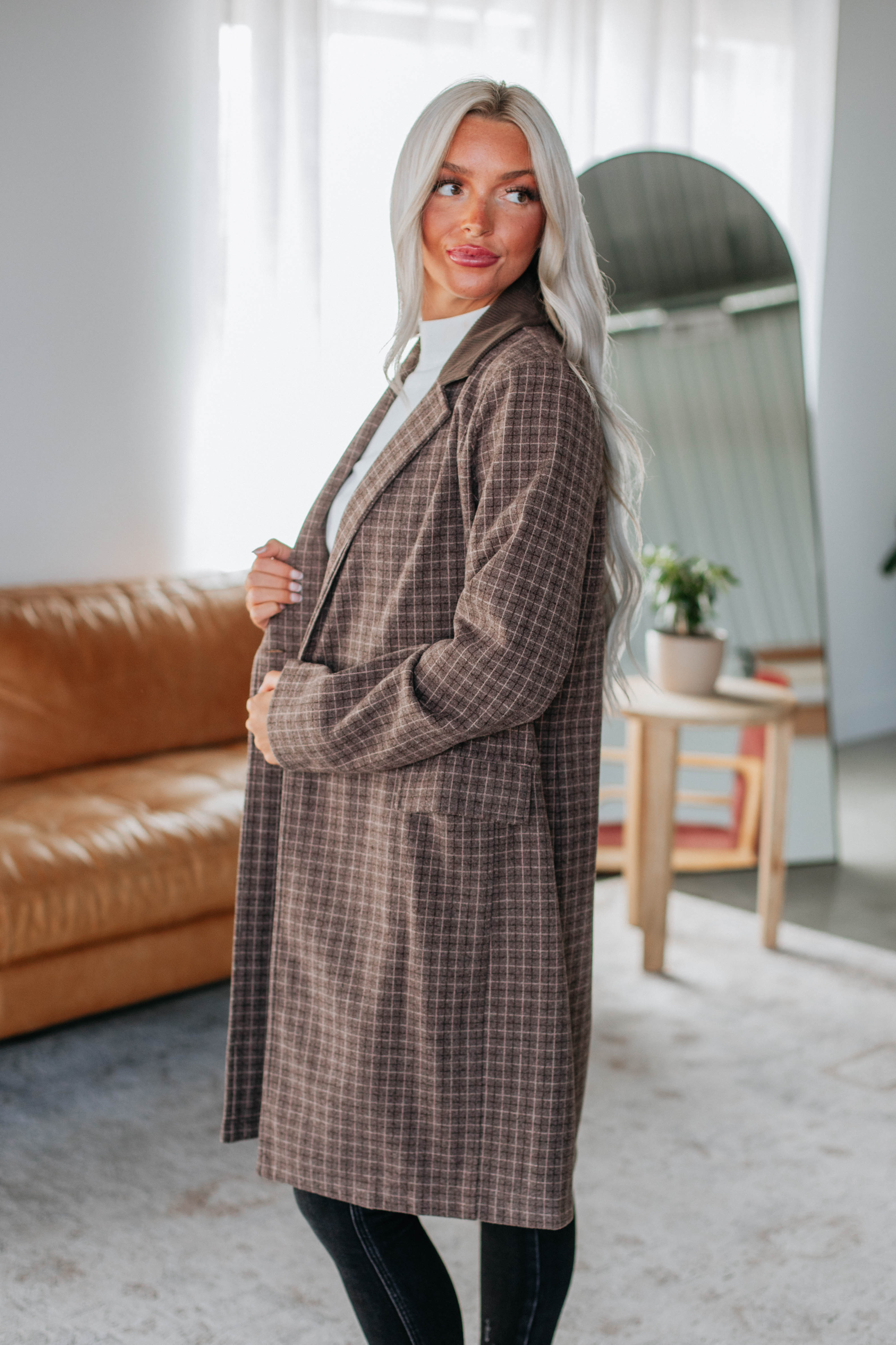 Stylish and Warm Winter Coat for Women - Perfect for Outdoor Activities and Cold Weather Fashion