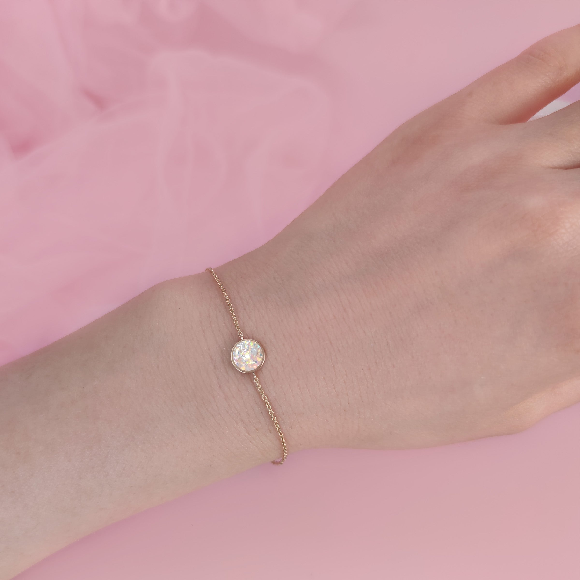 Circle Grace: Solid Gold Cremation Jewelry Bracelet for Ashes - Memorial Keepsake for Loved Ones | Perfect for Remembrance & Special Occasions