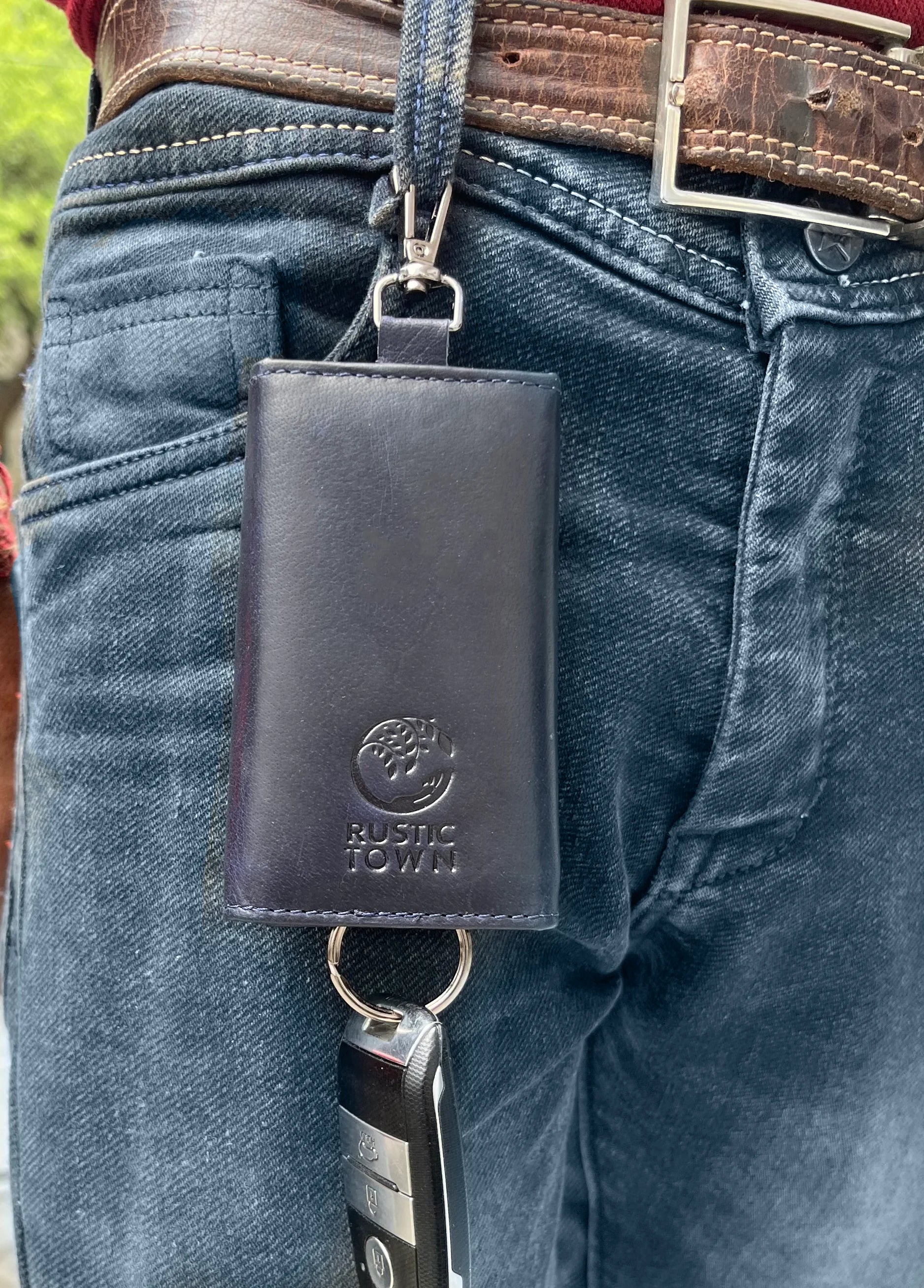 Premium Genuine Leather Key Holder - Smart Fob Car Key Loop with Durable Metal Ring - Slim Minimalist Keychain Organizer (Blue) - Perfect for Car Keys, House Keys & Office Keys
