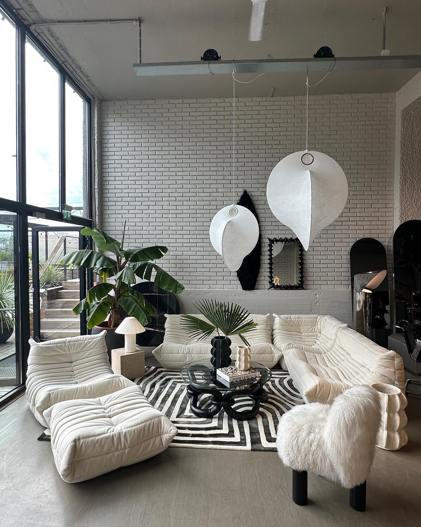 Modern Cocoon Pendant Light - Handwoven Rattan Hanging Lamp for Dining Room, Bedroom & Living Room - Boho Chic Ceiling Lighting Fixture for Home Decor