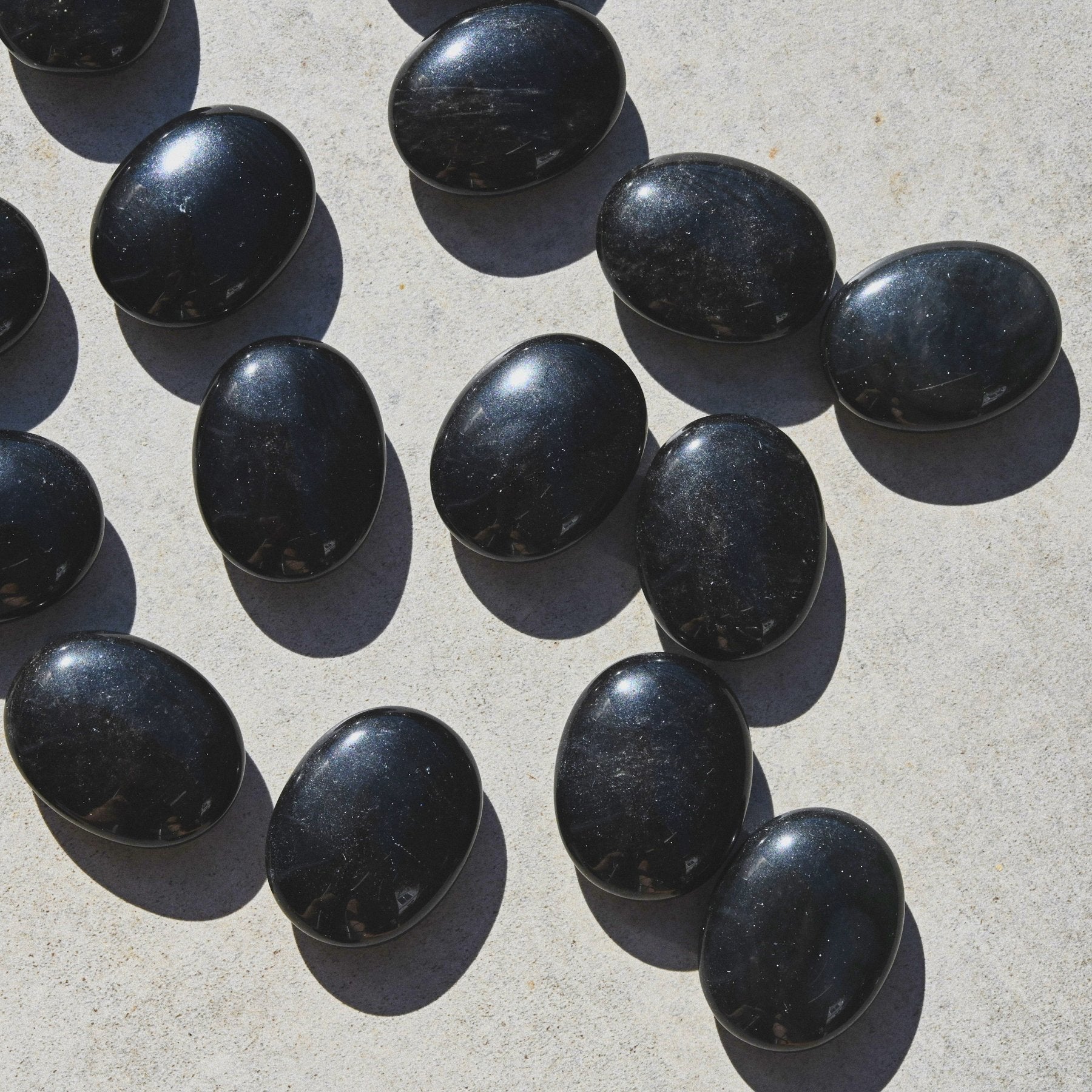 Black Obsidian Palm Stone - Healing Crystal for Stress Relief, Anxiety & Meditation | Perfect for Reiki, Chakra Balancing & Spiritual Practices