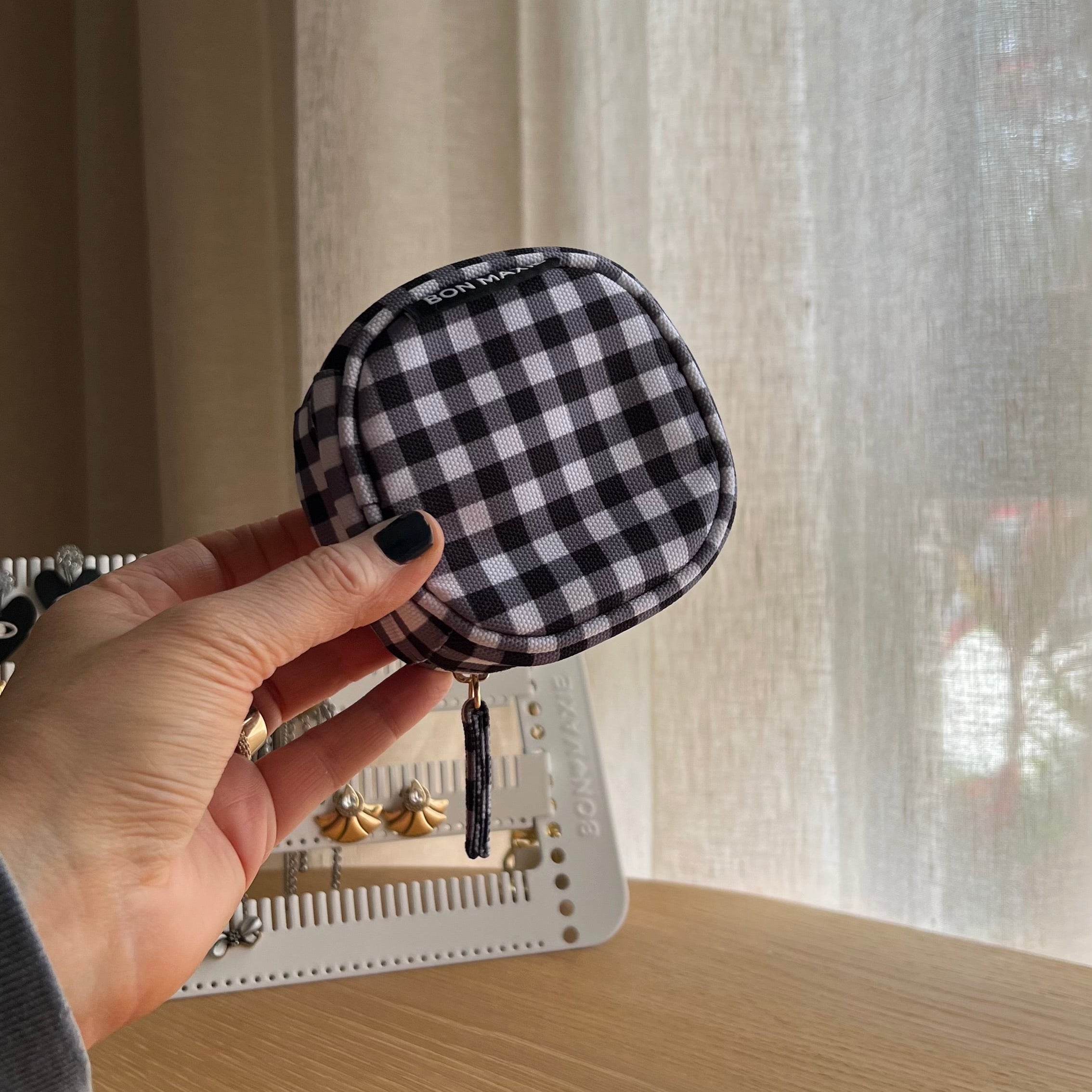 Elegant Black Gingham Travel Jewelry Case - Portable Jewelry Organizer for Necklaces, Rings & Earrings - Perfect for Vacations, Business Trips & Daily Use