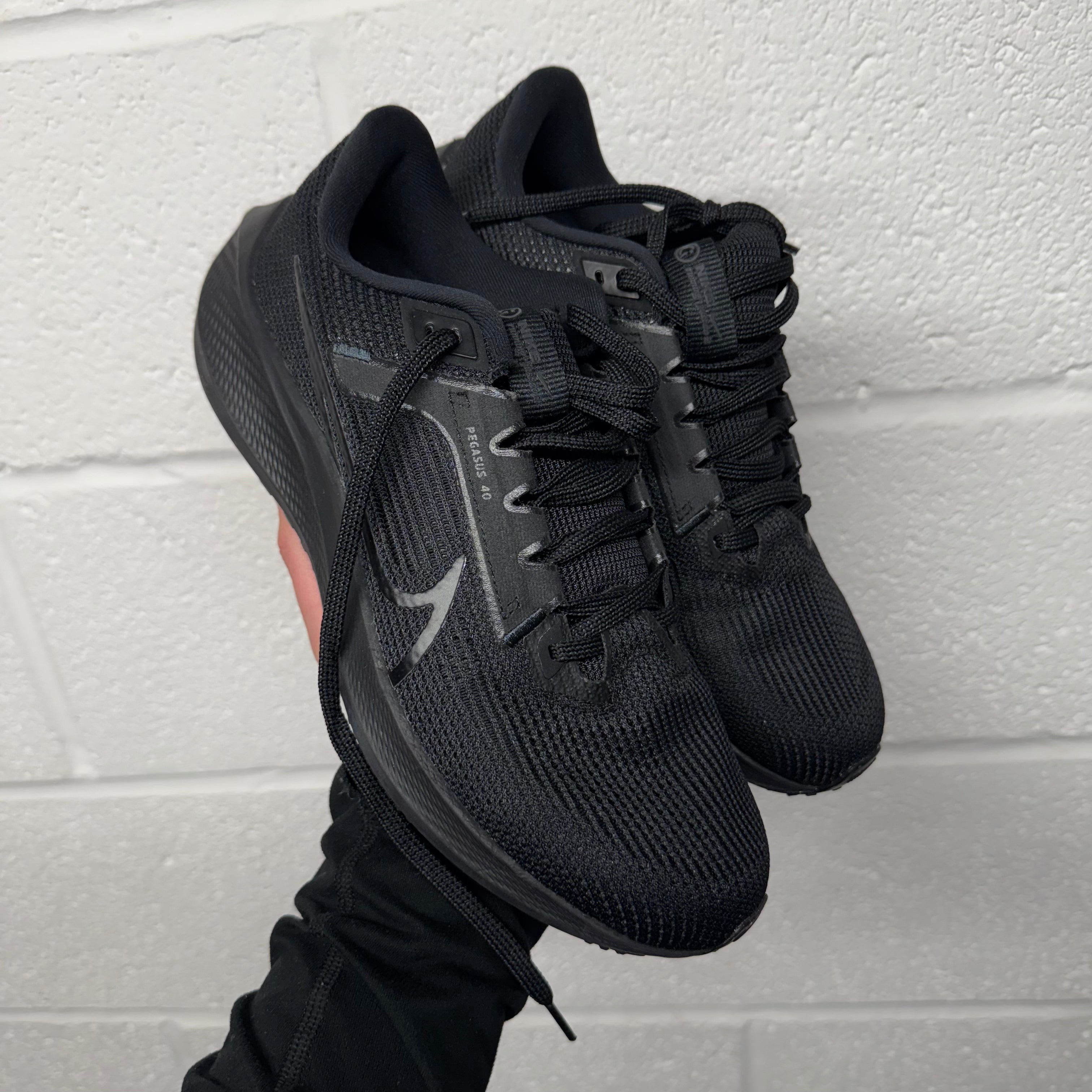 Nike Air Zoom Pegasus 40 Running Shoes for Men & Women - Lightweight Cushioned Sneakers for Road Running, Training & Gym Workouts - Perfect for Jogging, Marathon & Daily Fitness Activities