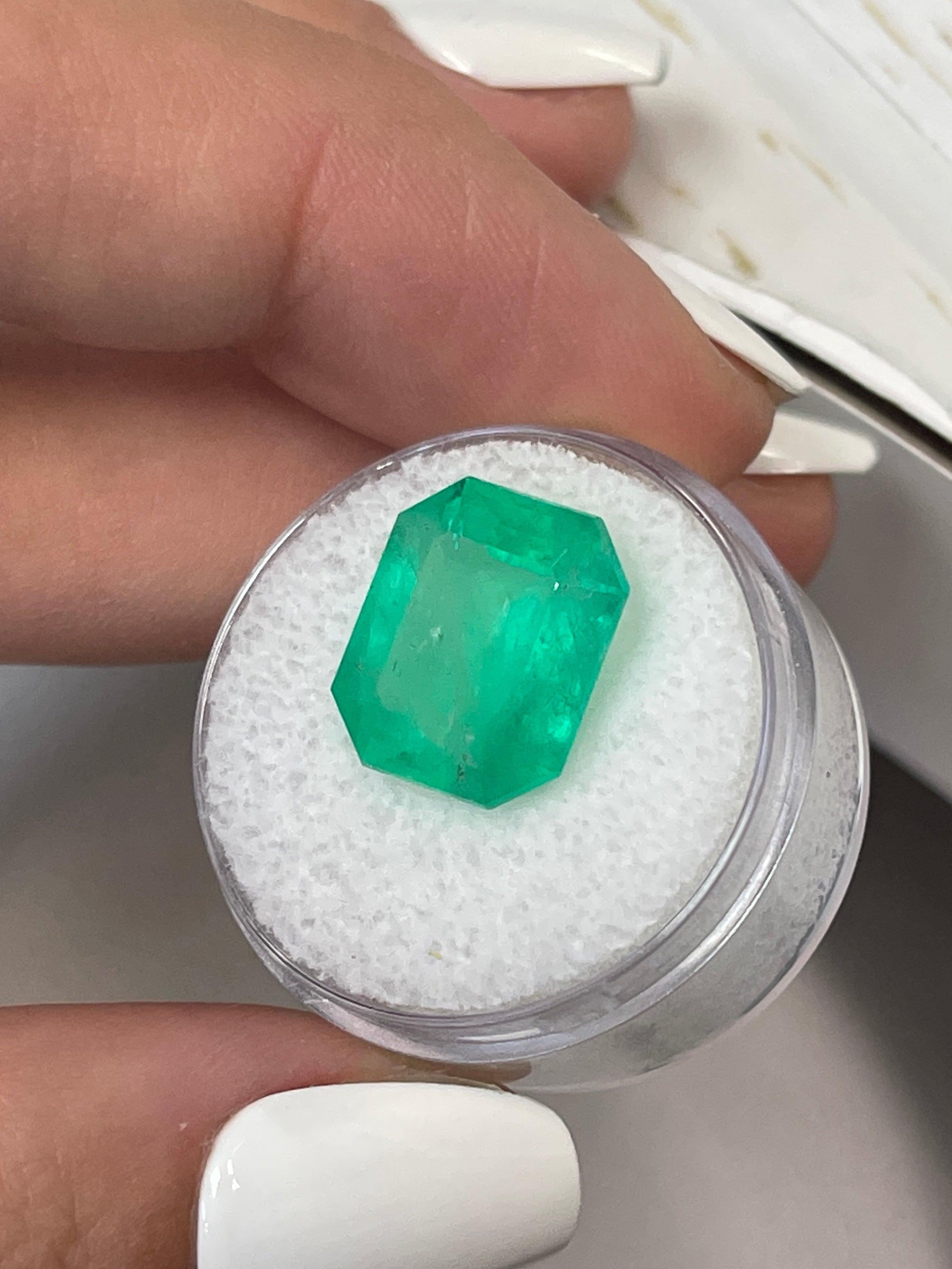 9.66 Carat 14x12mm Medium Emerald Cut Loose Colombian Emerald Gemstone for Jewelry Making - Engagement Rings, Pendants & Fine Jewelry Designs