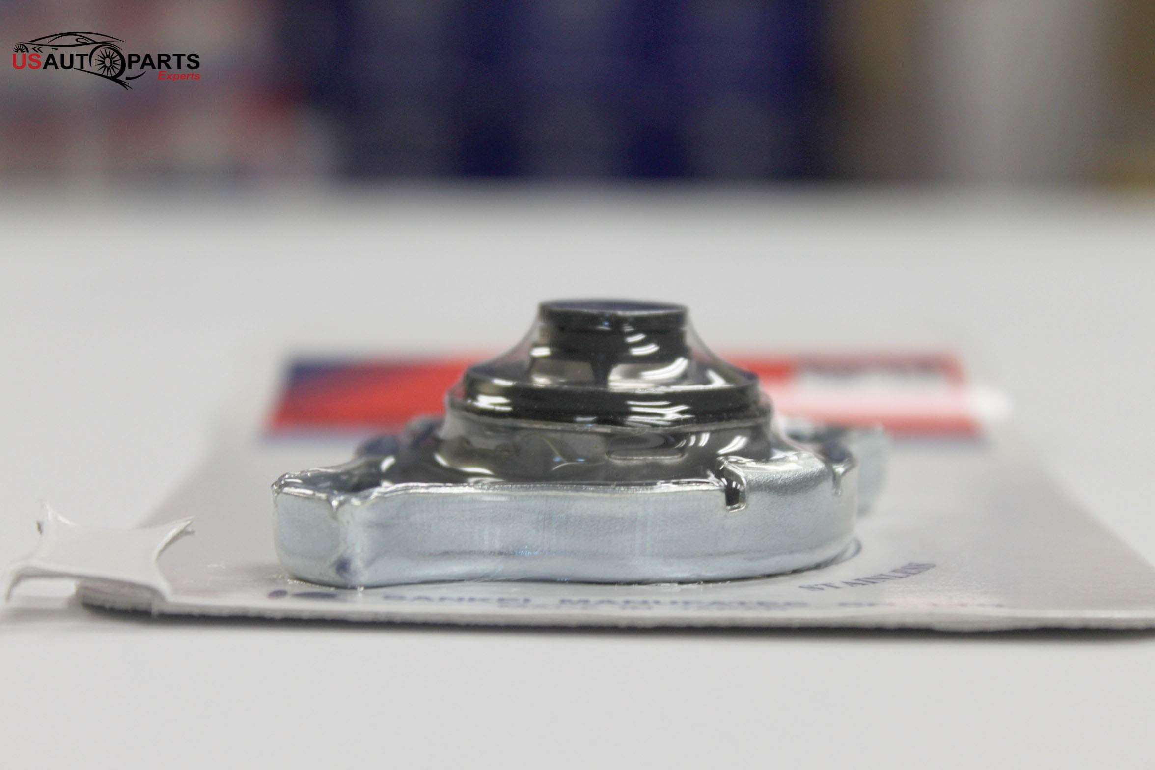 High-Quality Radiator Cap - Durable & Leak-Proof for Cars, Trucks & SUVs - Perfect for Engine Cooling System Maintenance & Overheating Prevention