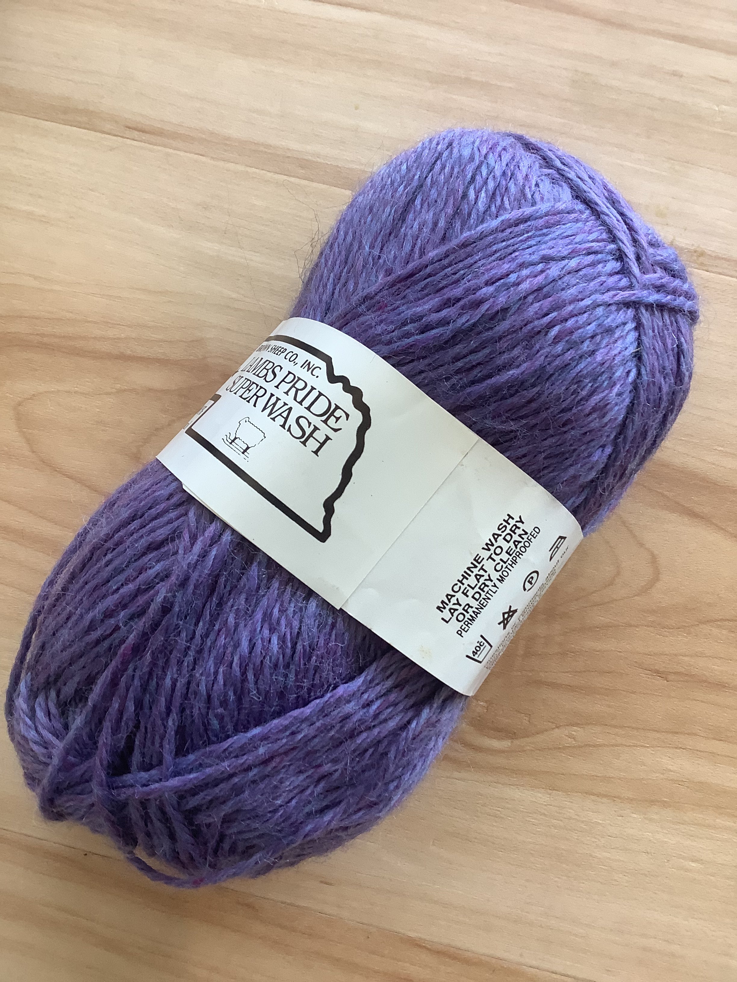 Brown Sheep Co. Lamb’s Pride Superwash Yarn - Premium Soft Wool Blend for Knitting & Crocheting - Multiple Color Options for Scarves, Hats & Sweaters