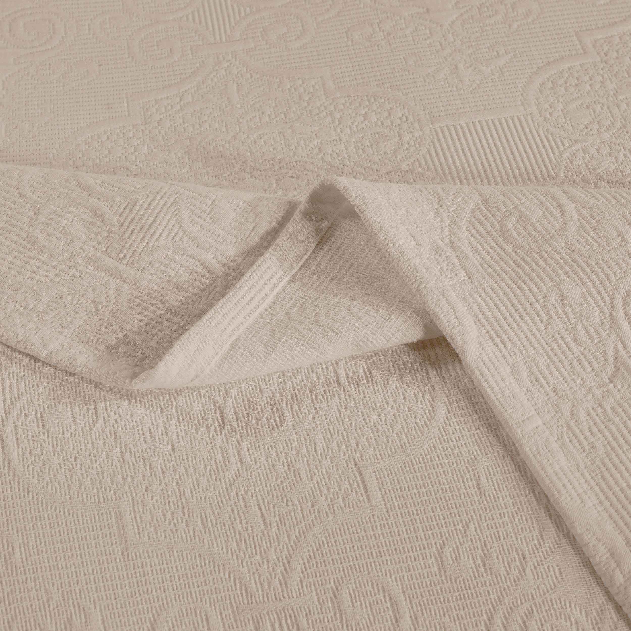 Florin Cotton Matelassé Jacquard Bedspread Set with Scrolling Medallion Design - Luxury Queen/King Size Bedding for Master Bedroom, Guest Room & Hotel Decor