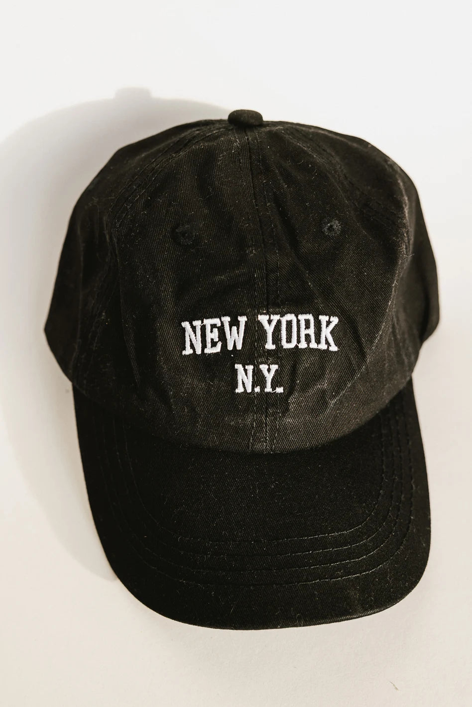 New York Yankees Black Baseball Cap for Men & Women - Adjustable Snapback Hat for Sports, Outdoor & Casual Wear