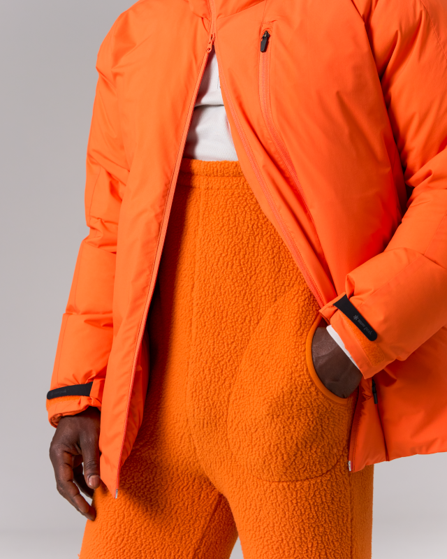 2L Lightweight Down Jacket for Men & Women - Ultra Warm Winter Coat for Outdoor Activities, Hiking, and Travel - Water-Resistant & Packable